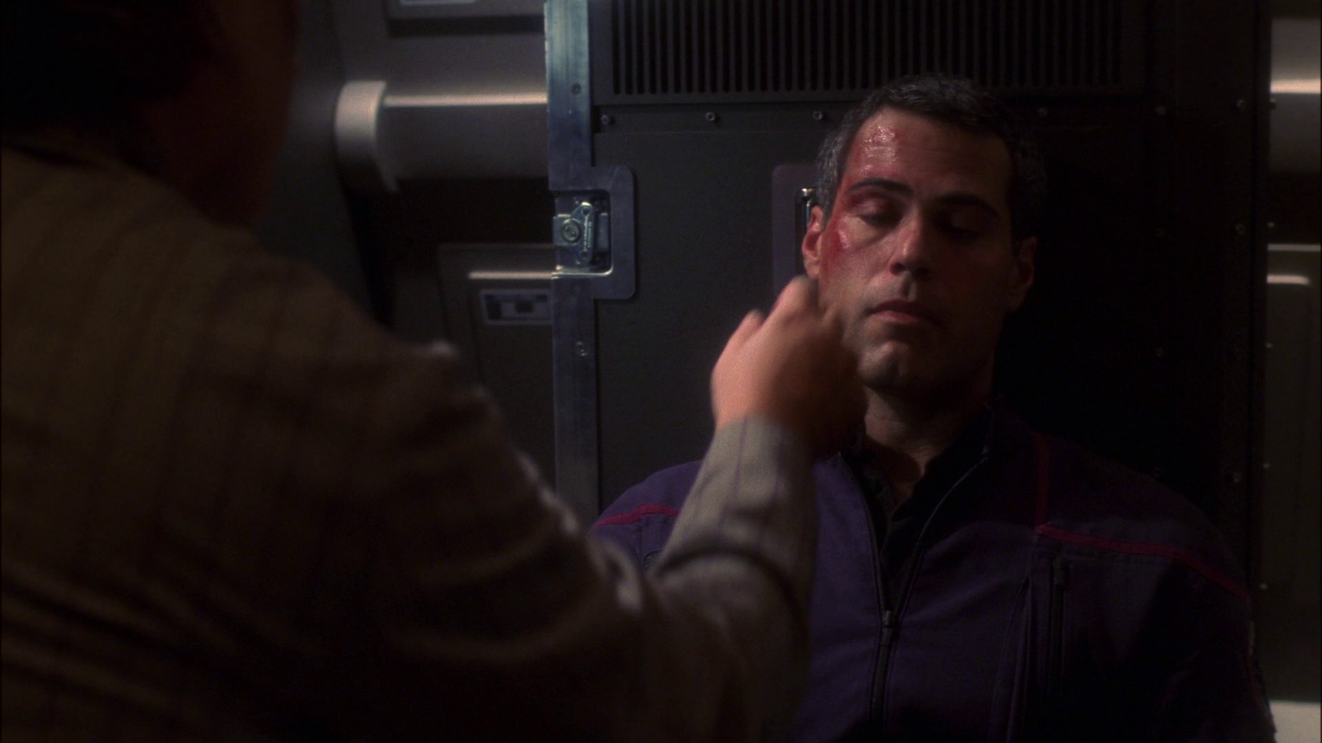 extant_StarTrek_ENT_1x13-DearDoctor_0399.jpg