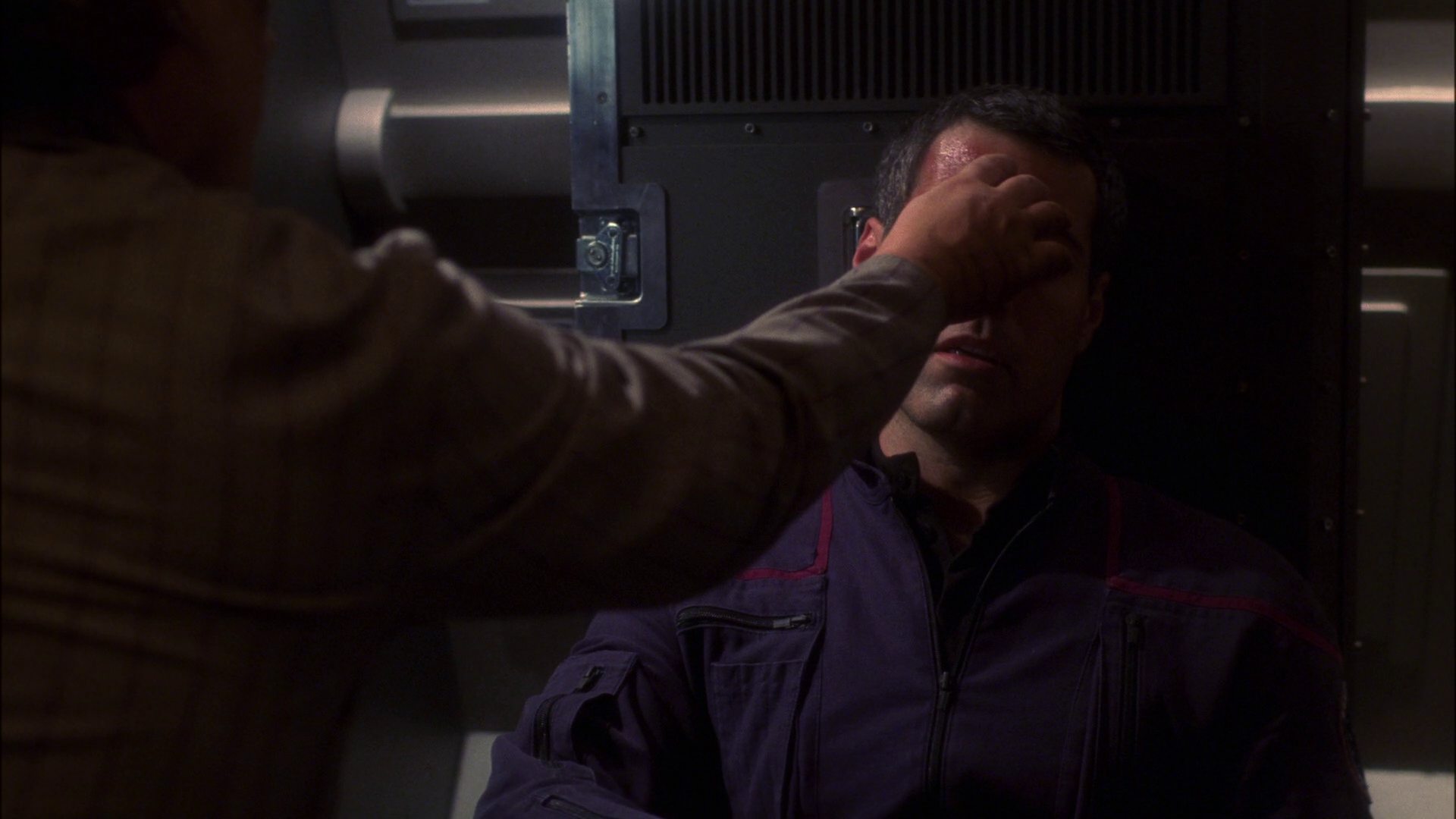 extant_StarTrek_ENT_1x13-DearDoctor_0400.jpg