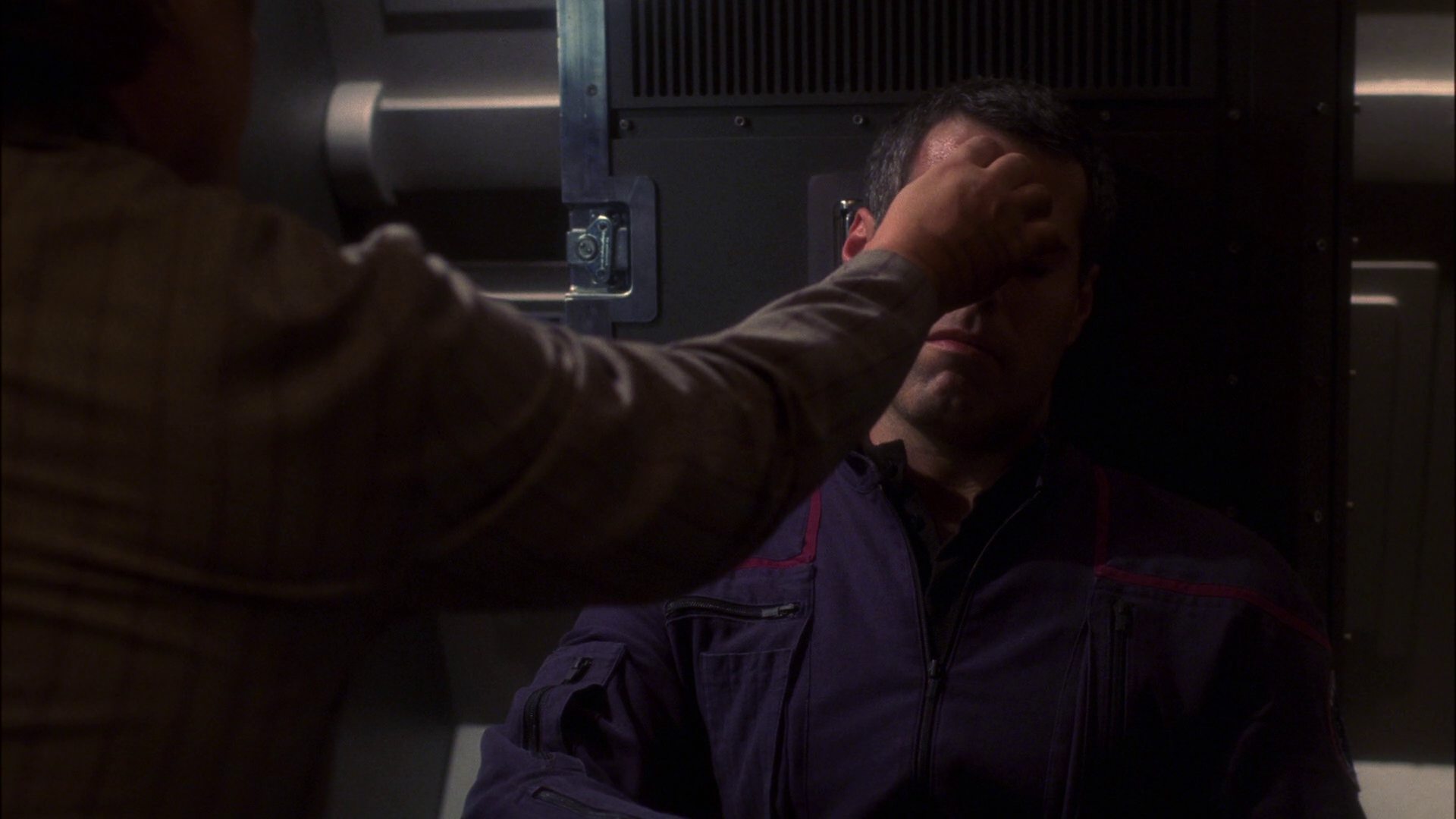 extant_StarTrek_ENT_1x13-DearDoctor_0401.jpg