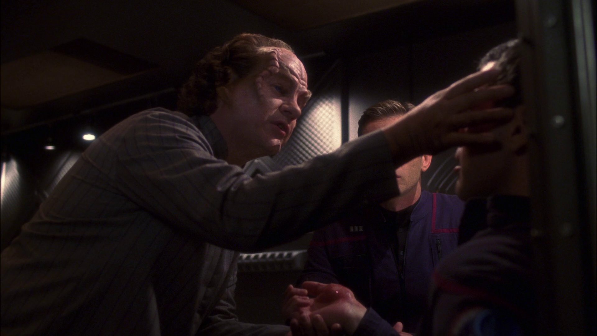 extant_StarTrek_ENT_1x13-DearDoctor_0409.jpg