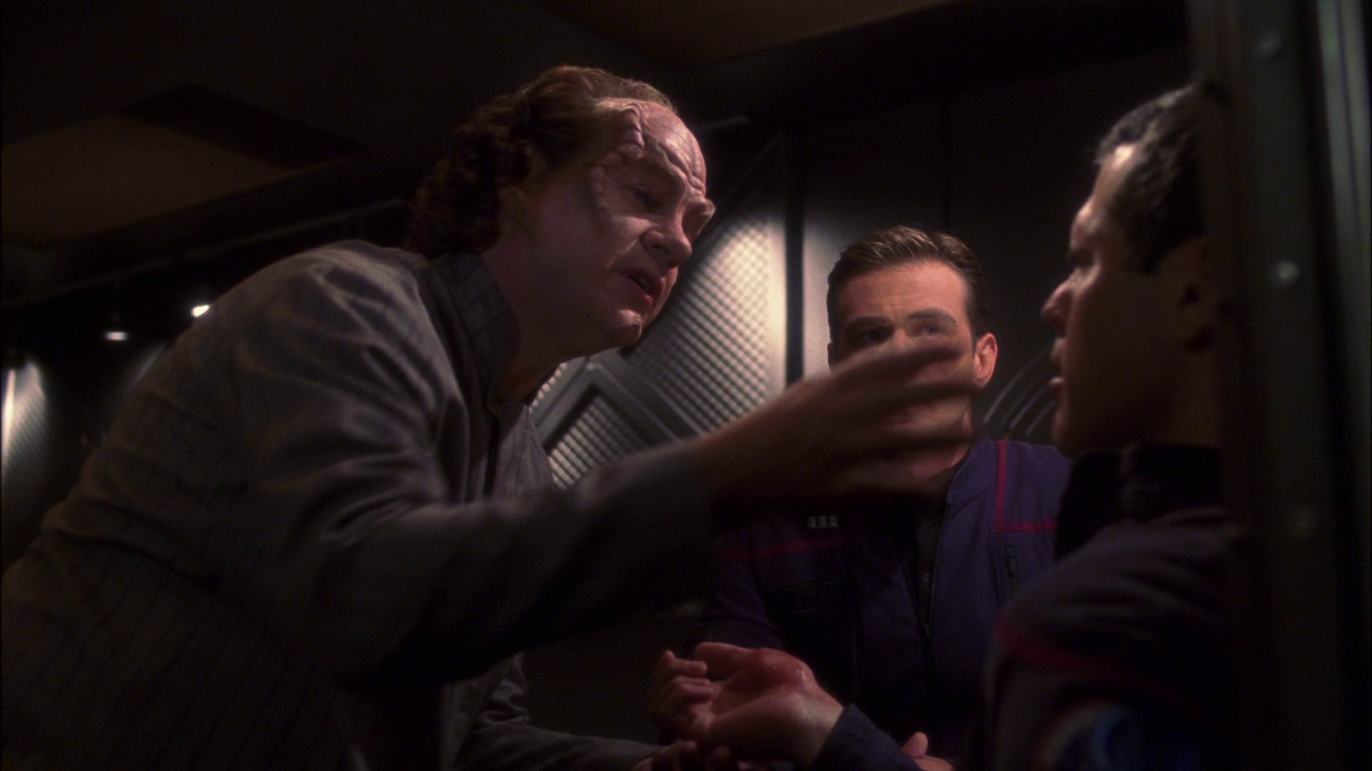 extant_StarTrek_ENT_1x13-DearDoctor_0410.jpg