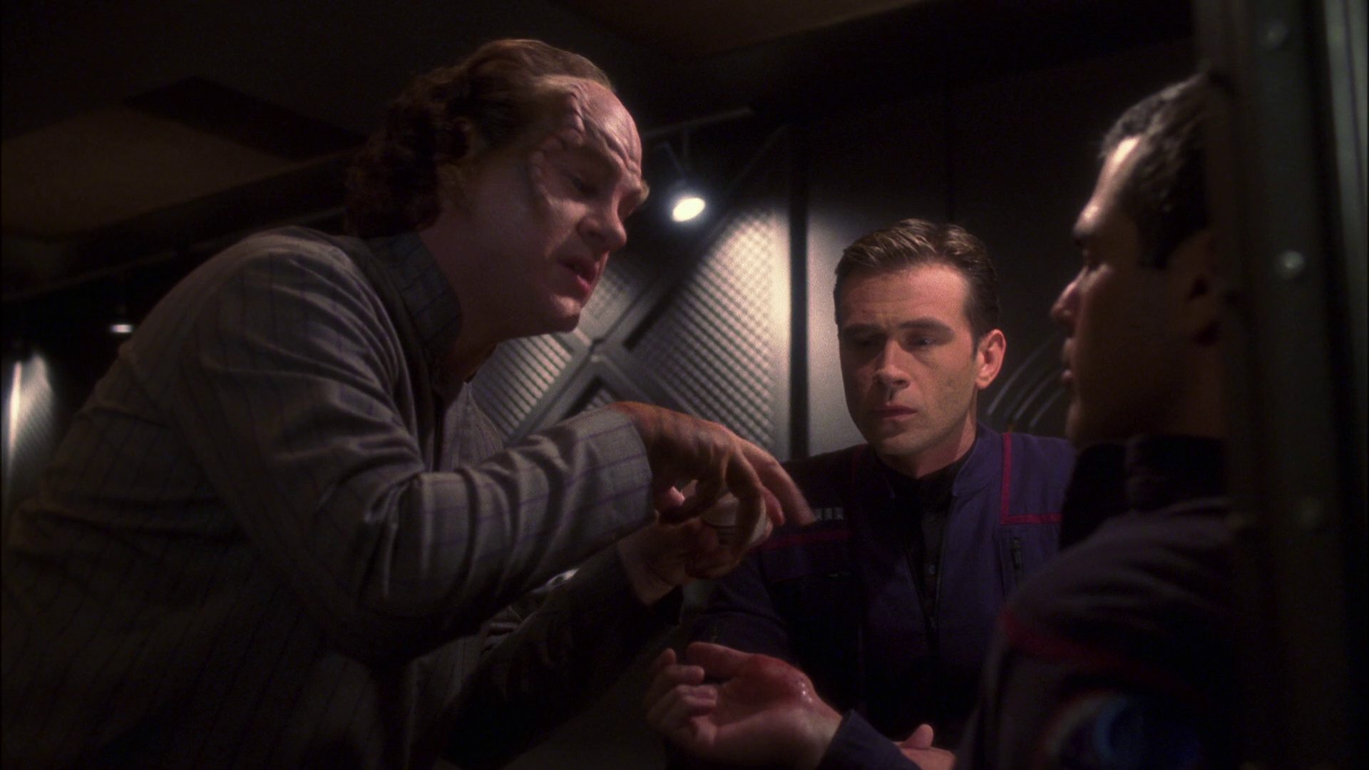 extant_StarTrek_ENT_1x13-DearDoctor_0415.jpg
