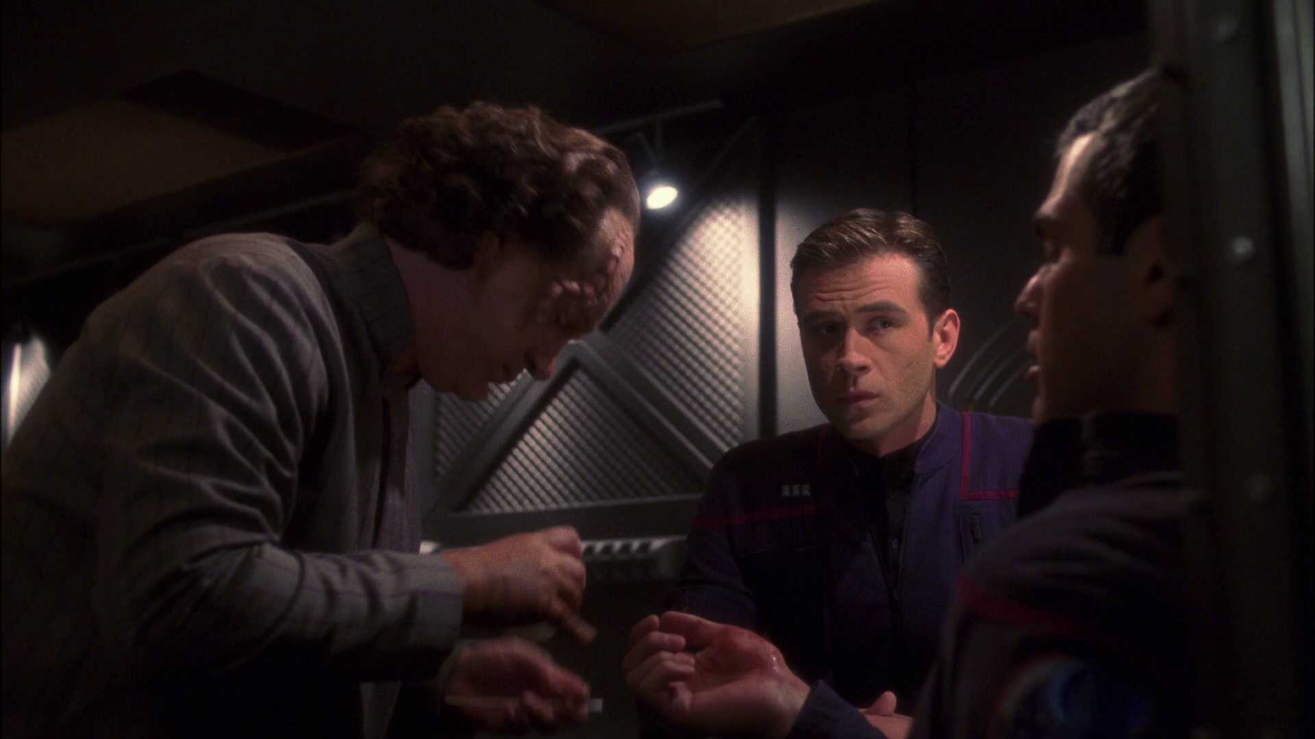 extant_StarTrek_ENT_1x13-DearDoctor_0421.jpg
