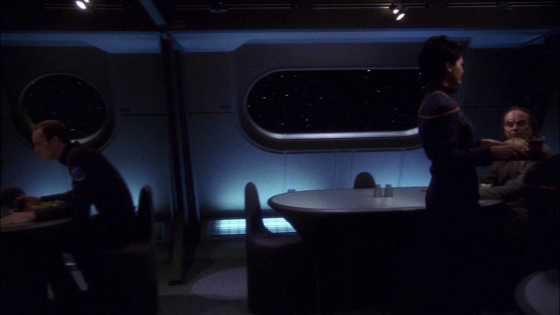 extant_StarTrek_ENT_1x13-DearDoctor_0432.jpg
