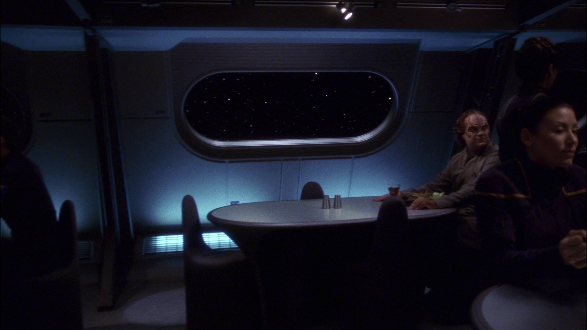extant_StarTrek_ENT_1x13-DearDoctor_0433.jpg