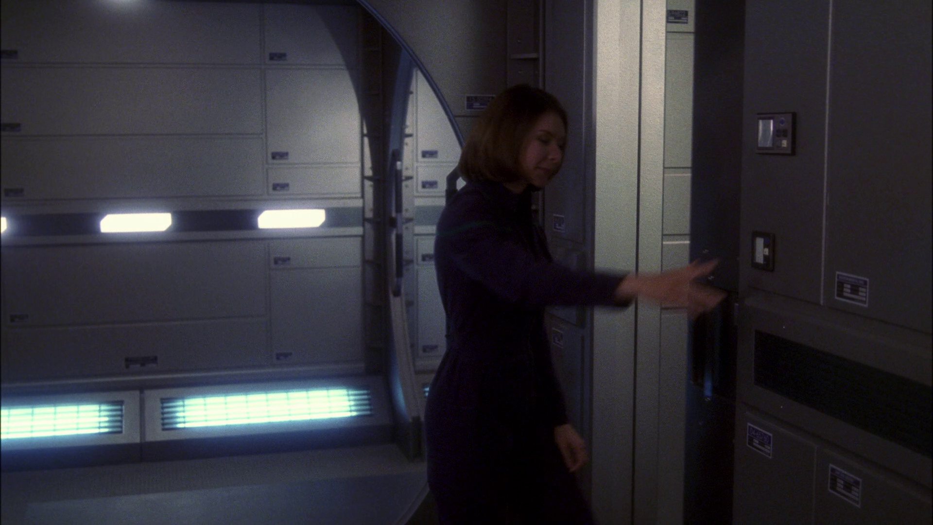 extant_StarTrek_ENT_1x13-DearDoctor_0805.jpg