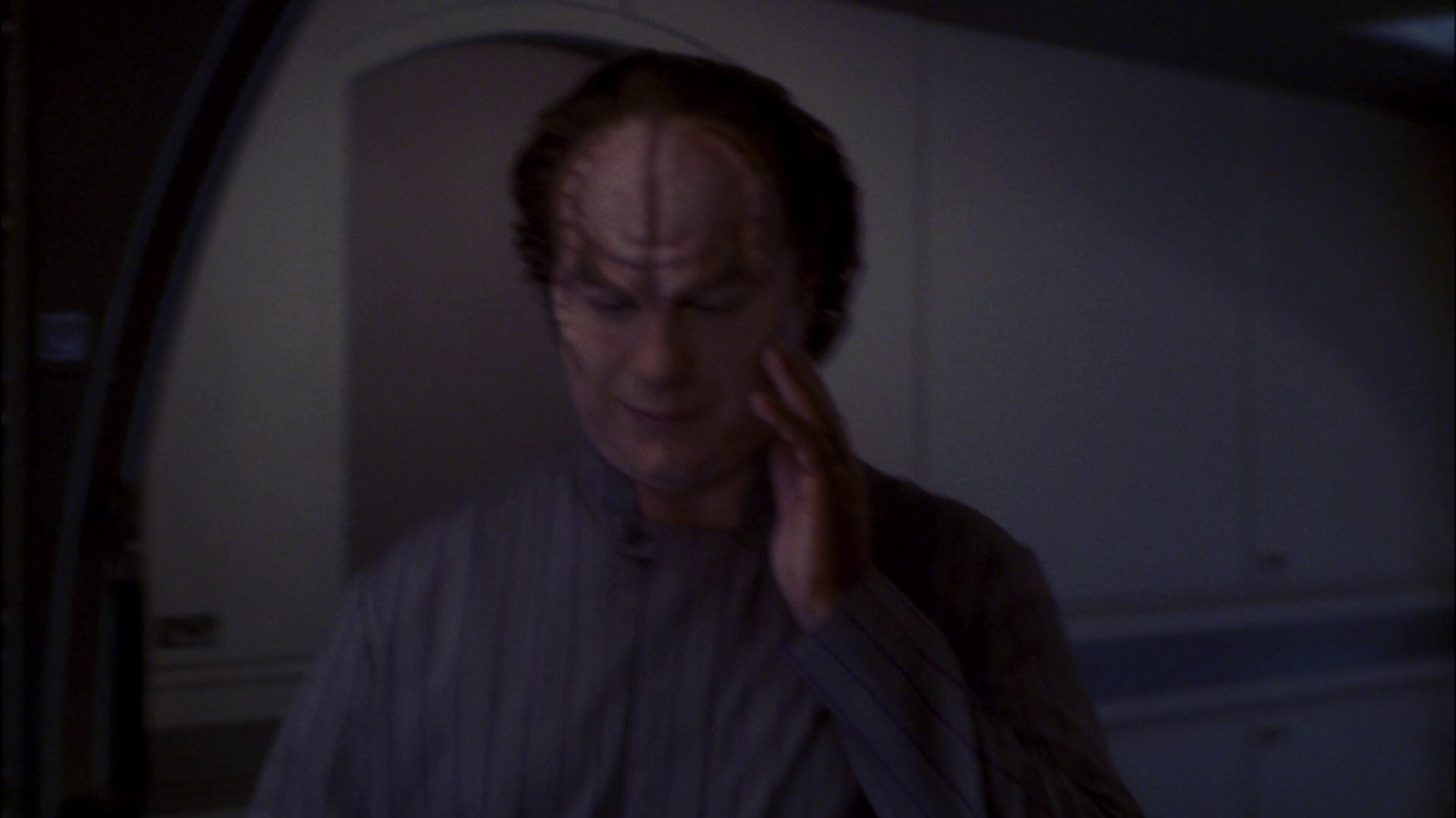 extant_StarTrek_ENT_1x13-DearDoctor_0812.jpg