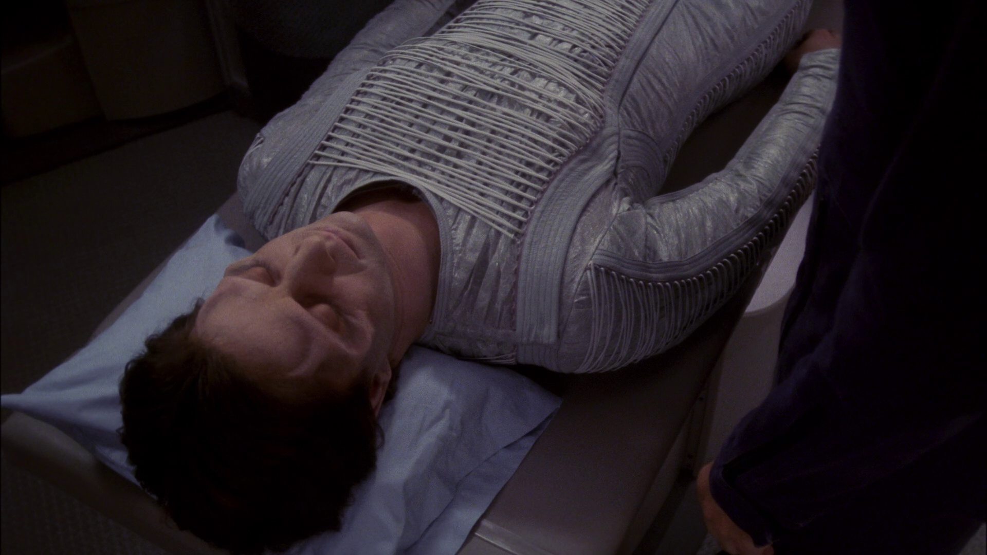 extant_StarTrek_ENT_1x13-DearDoctor_0900.jpg