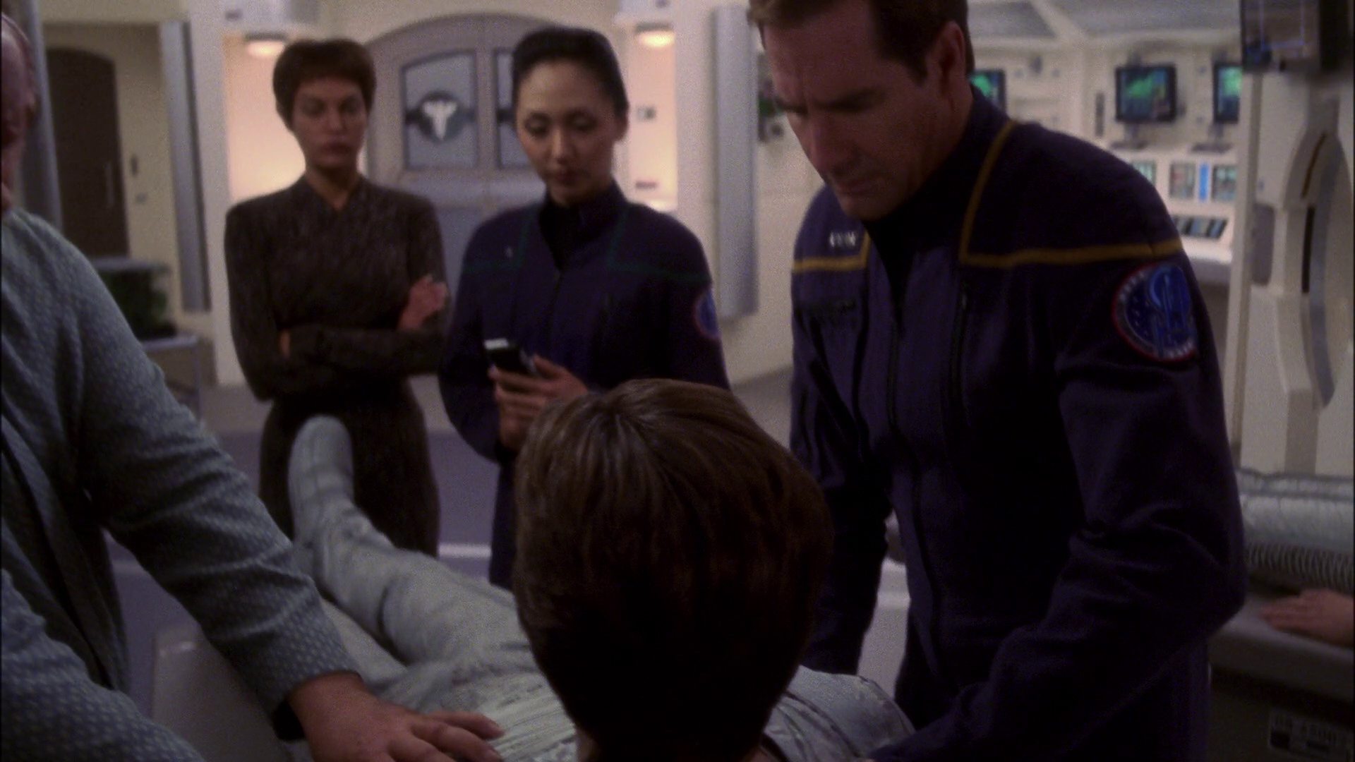extant_StarTrek_ENT_1x13-DearDoctor_0910.jpg