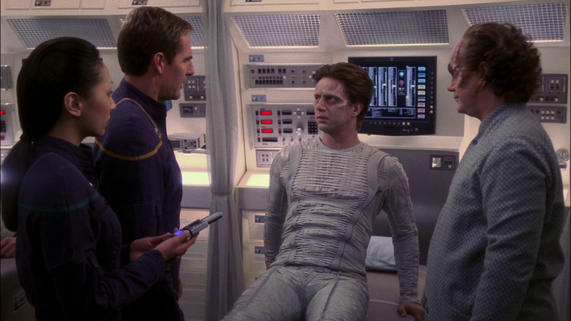 extant_StarTrek_ENT_1x13-DearDoctor_0925.jpg