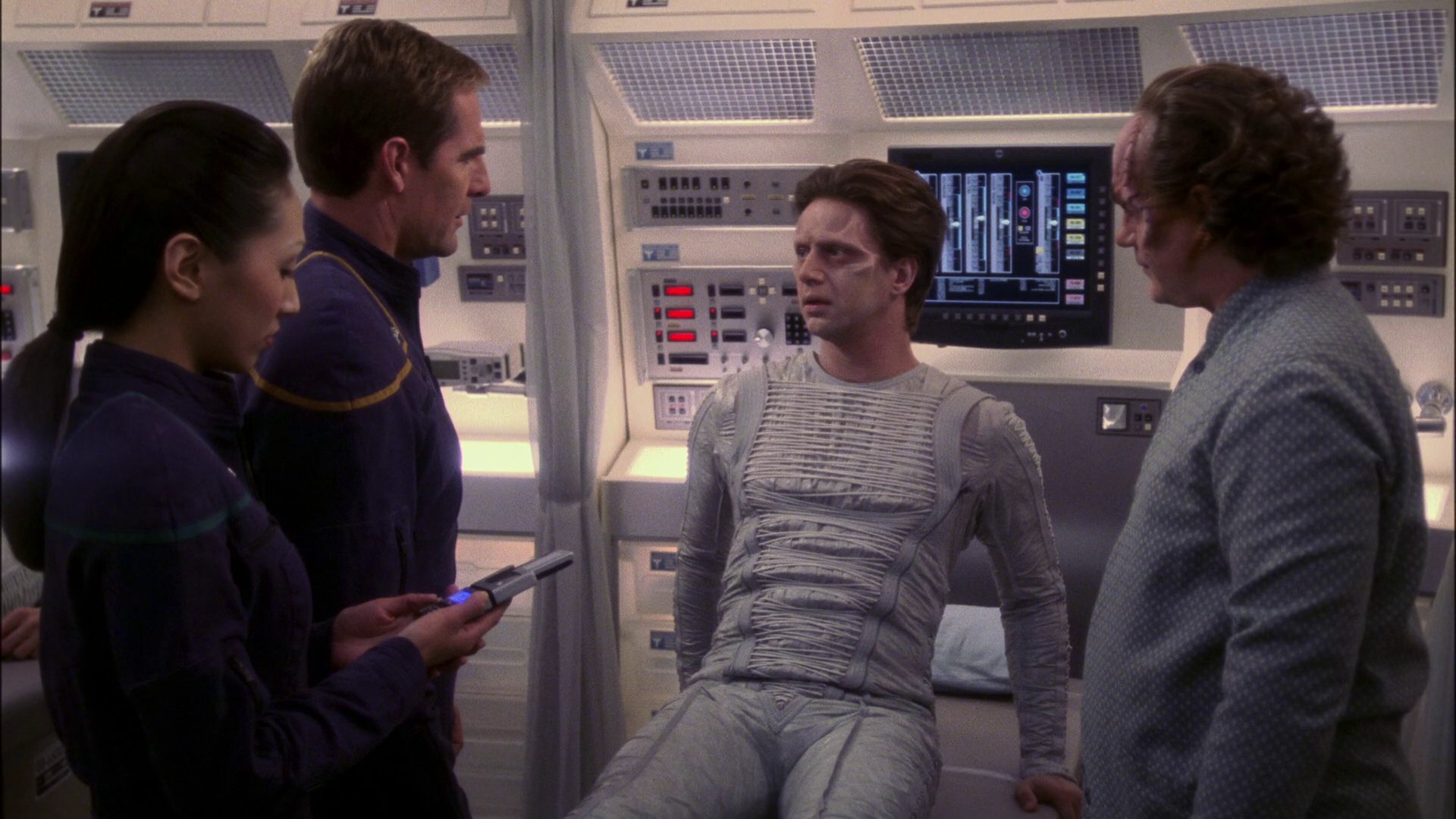 extant_StarTrek_ENT_1x13-DearDoctor_0930.jpg
