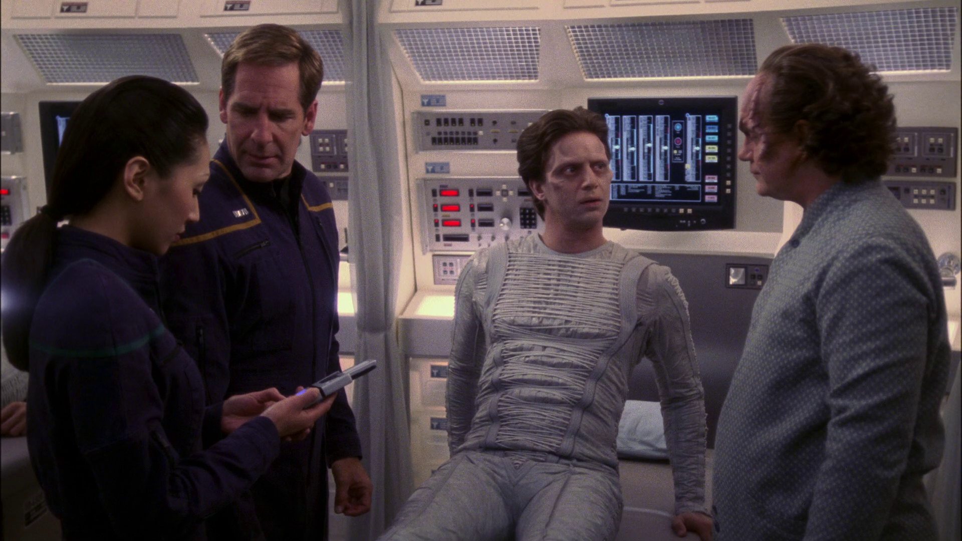 extant_StarTrek_ENT_1x13-DearDoctor_0936.jpg