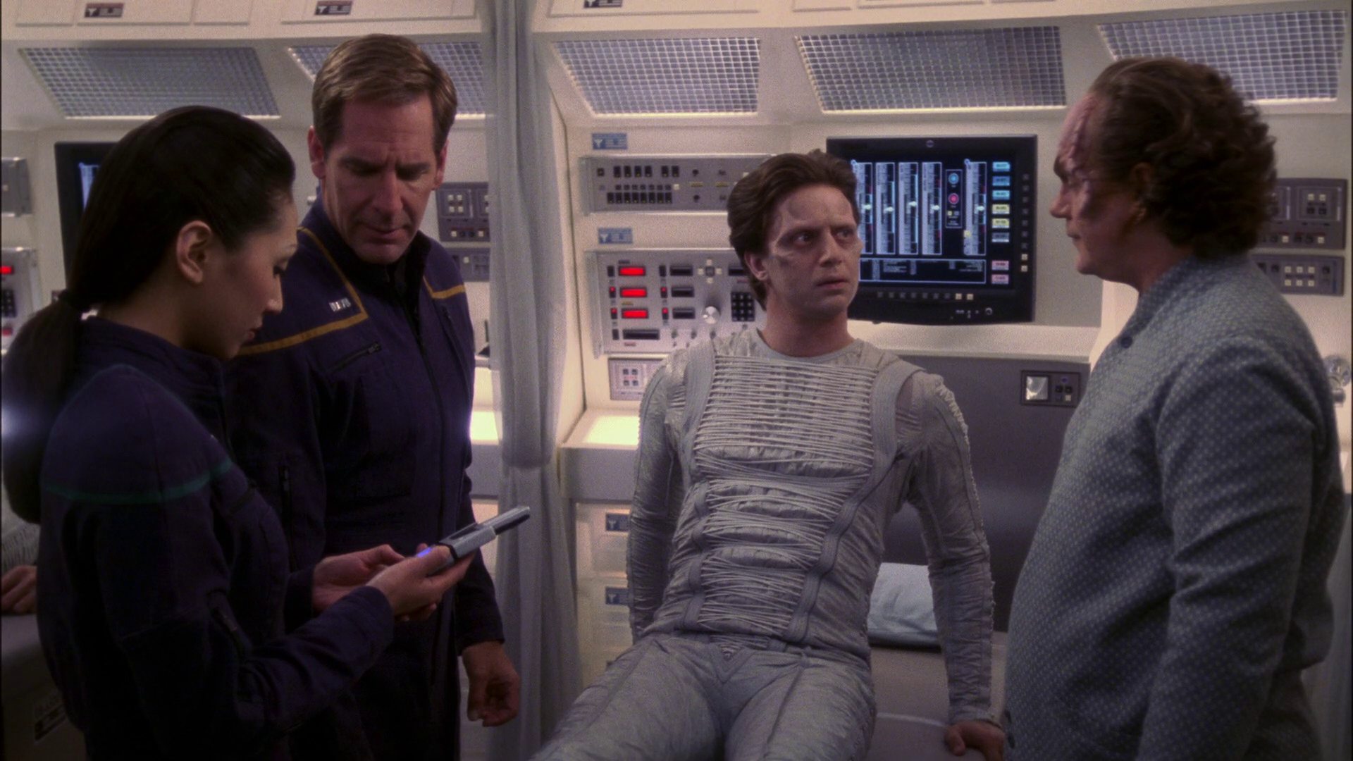 extant_StarTrek_ENT_1x13-DearDoctor_0937.jpg
