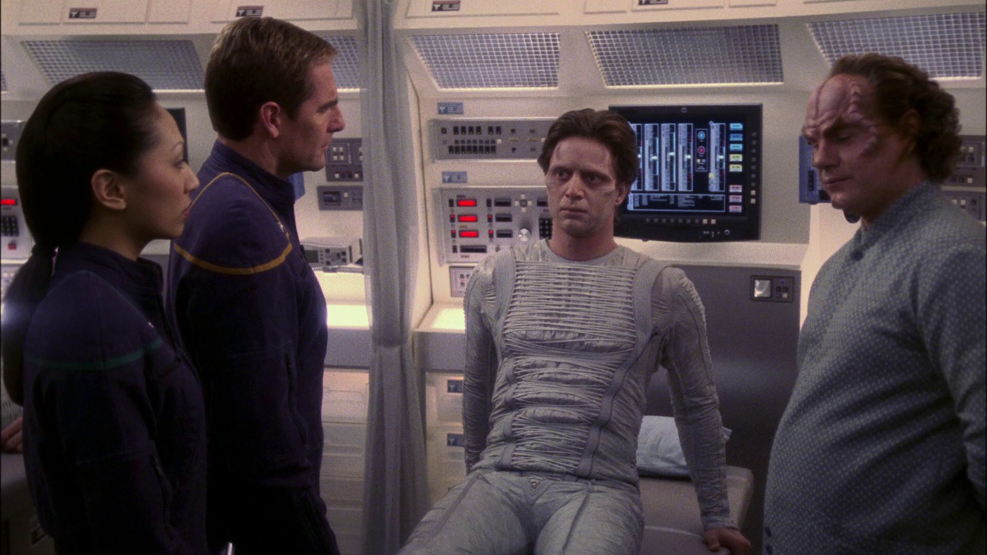 extant_StarTrek_ENT_1x13-DearDoctor_1029.jpg