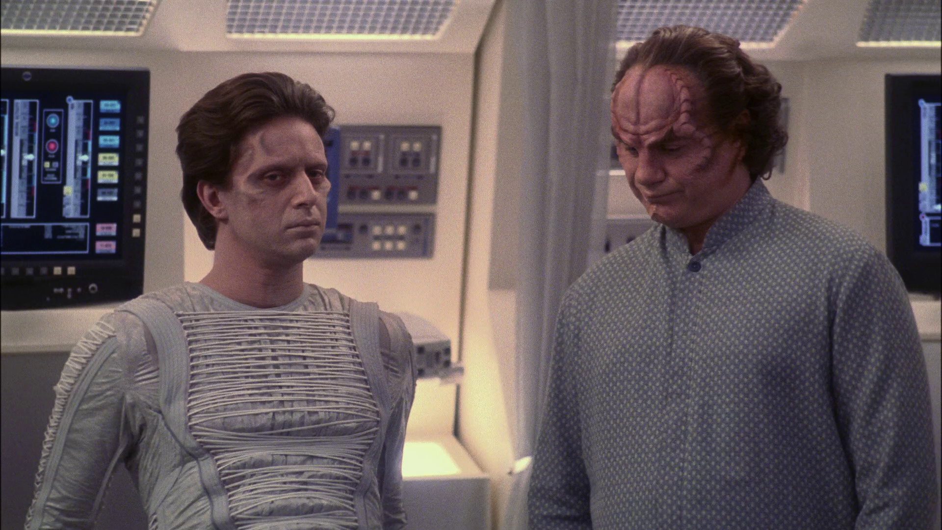 extant_StarTrek_ENT_1x13-DearDoctor_1111.jpg