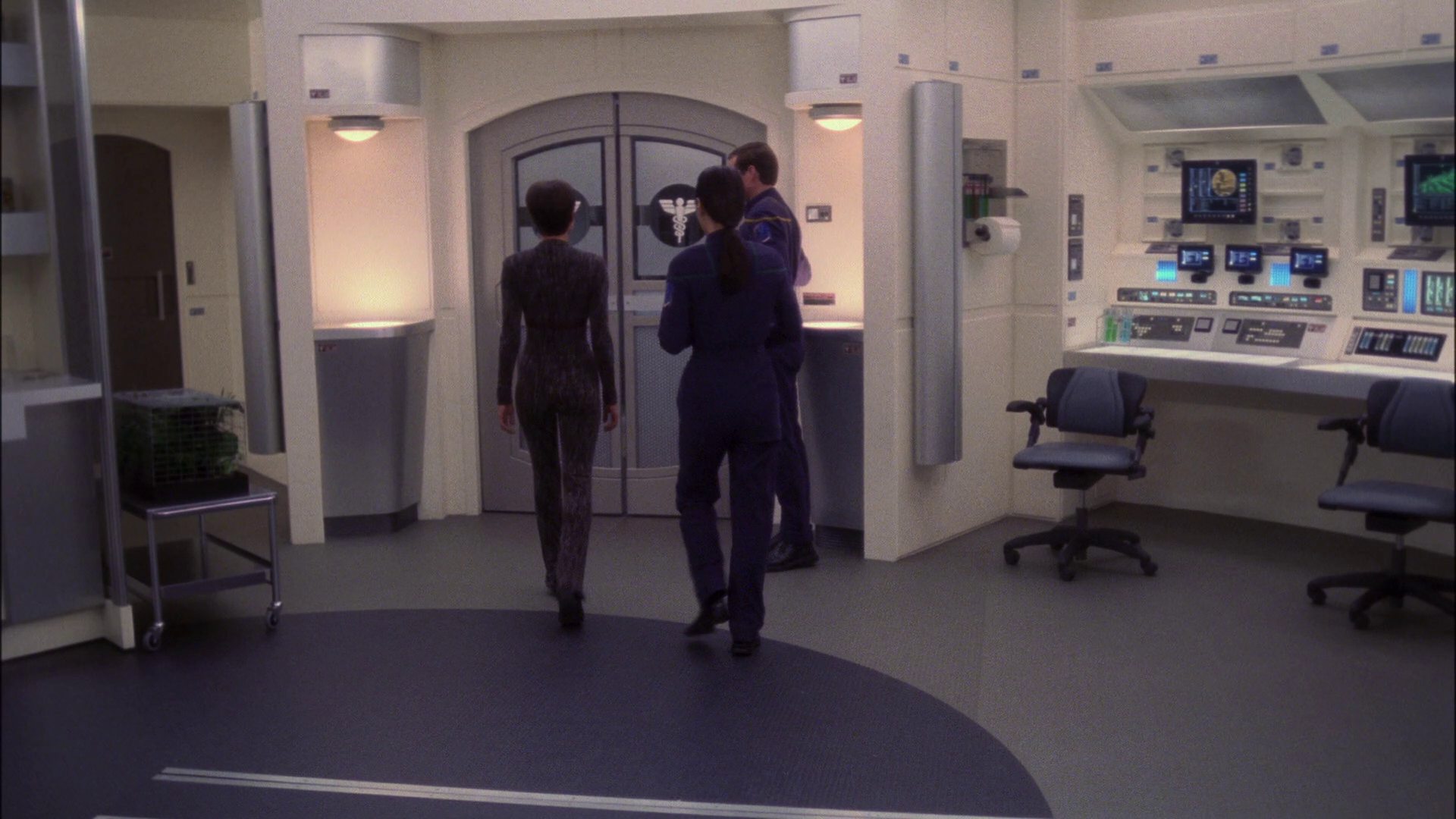 extant_StarTrek_ENT_1x13-DearDoctor_1117.jpg