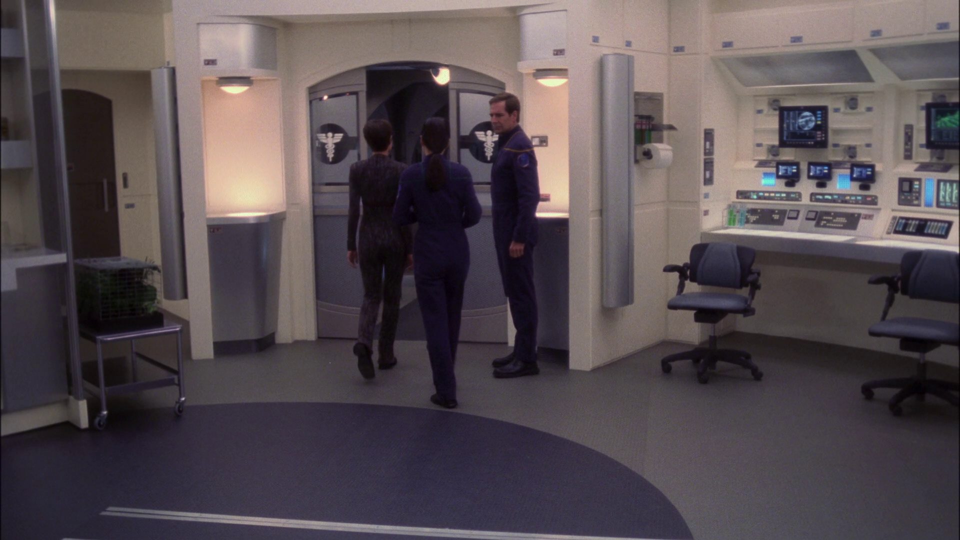 extant_StarTrek_ENT_1x13-DearDoctor_1118.jpg