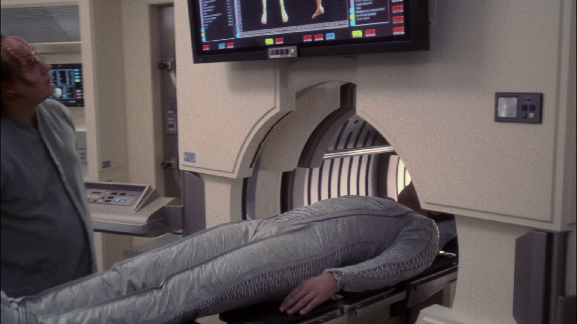 extant_StarTrek_ENT_1x13-DearDoctor_1161.jpg