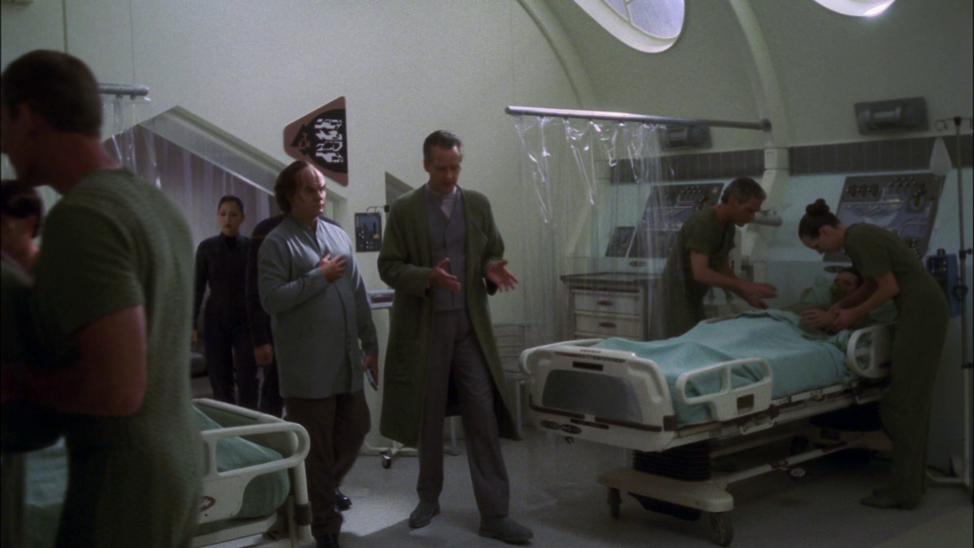 extant_StarTrek_ENT_1x13-DearDoctor_1394.jpg