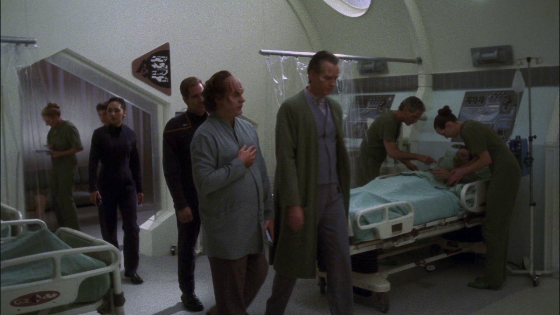 extant_StarTrek_ENT_1x13-DearDoctor_1396.jpg