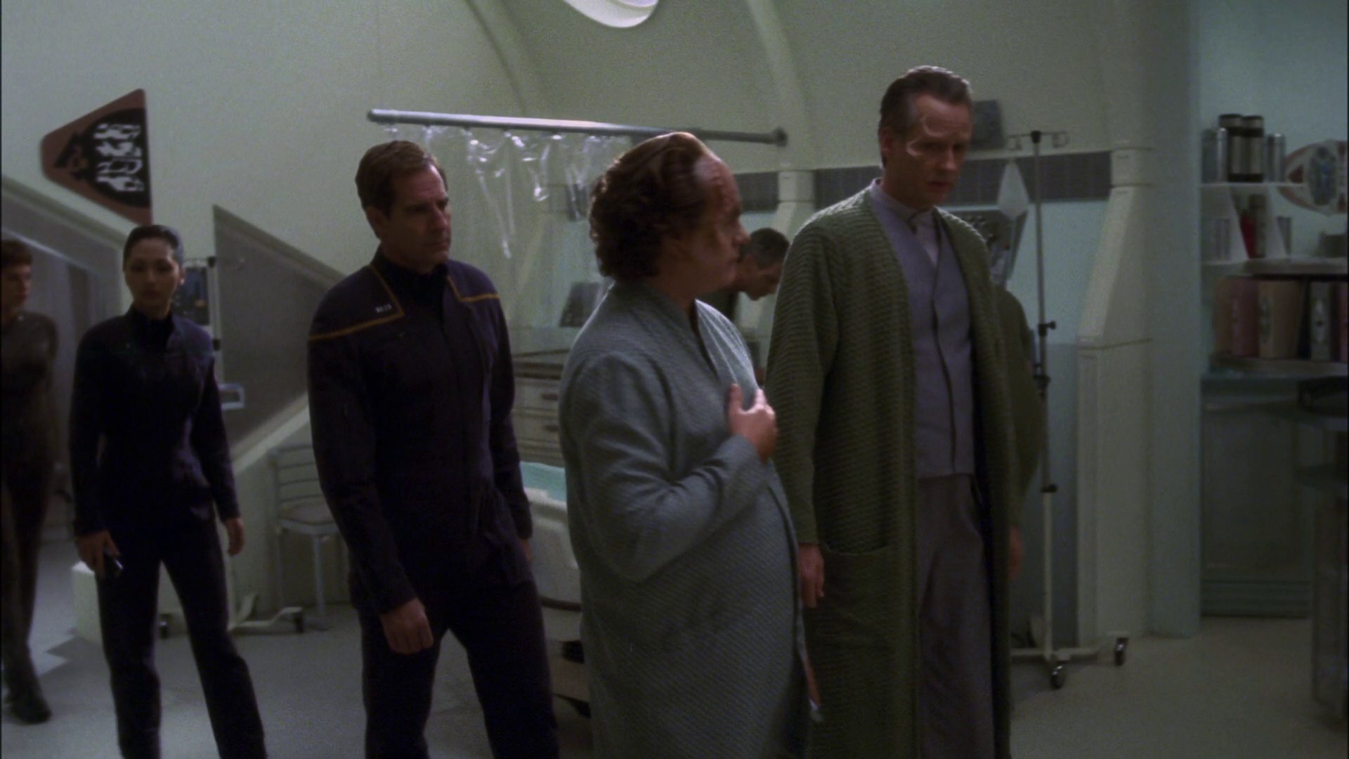 extant_StarTrek_ENT_1x13-DearDoctor_1398.jpg