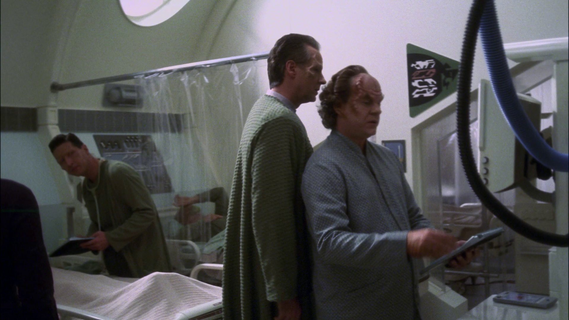 extant_StarTrek_ENT_1x13-DearDoctor_1411.jpg