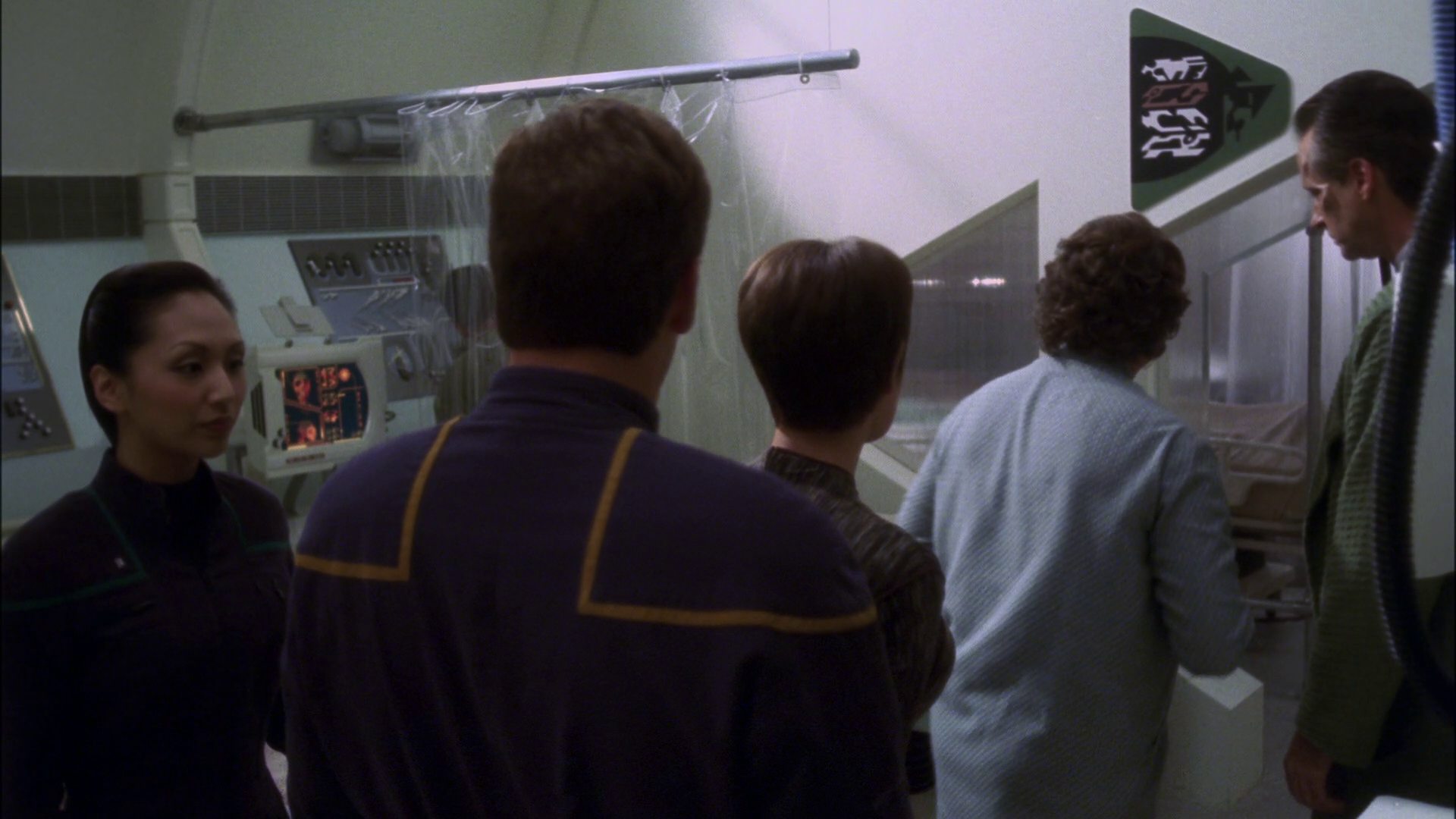 extant_StarTrek_ENT_1x13-DearDoctor_1452.jpg