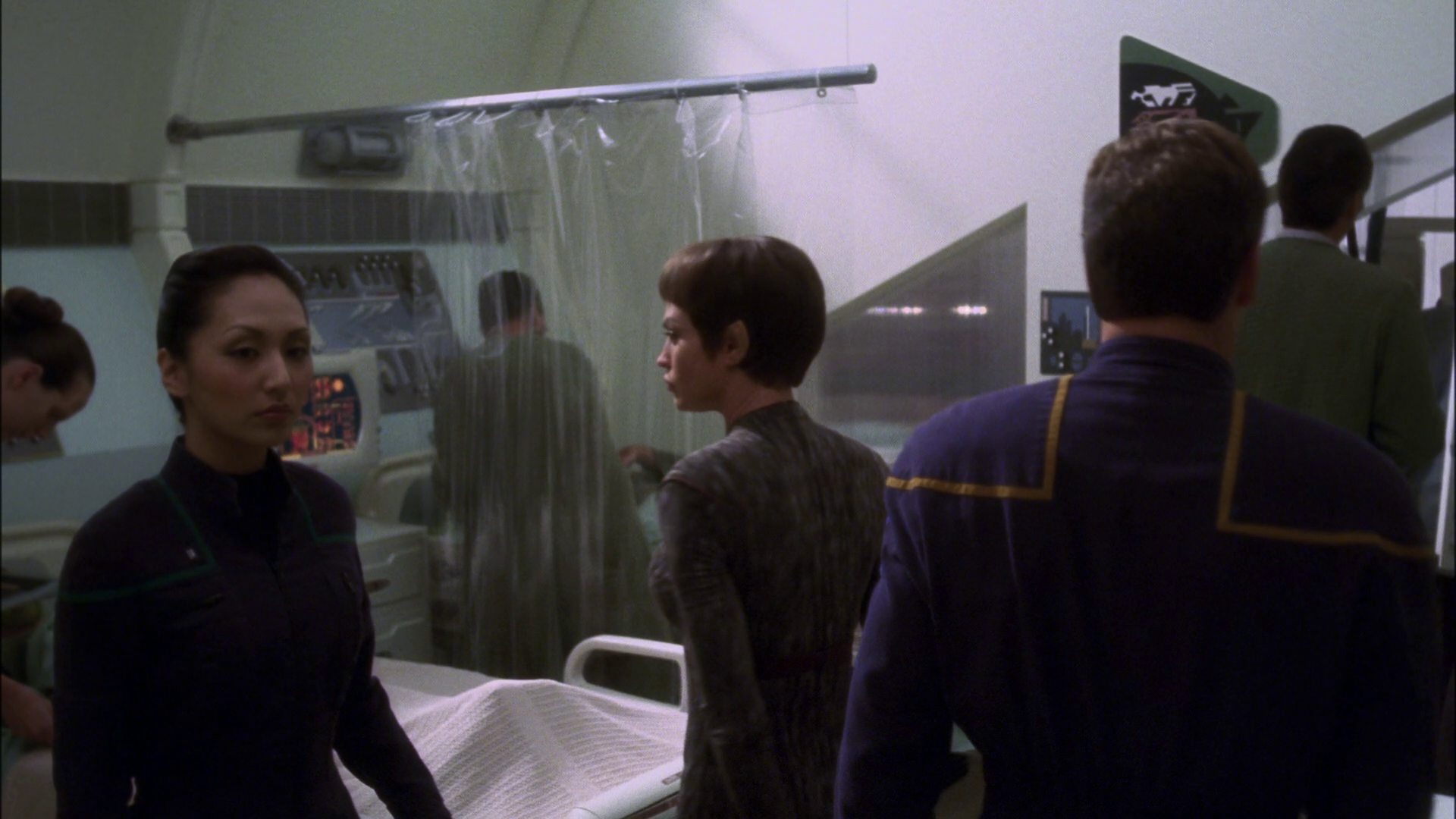 extant_StarTrek_ENT_1x13-DearDoctor_1455.jpg