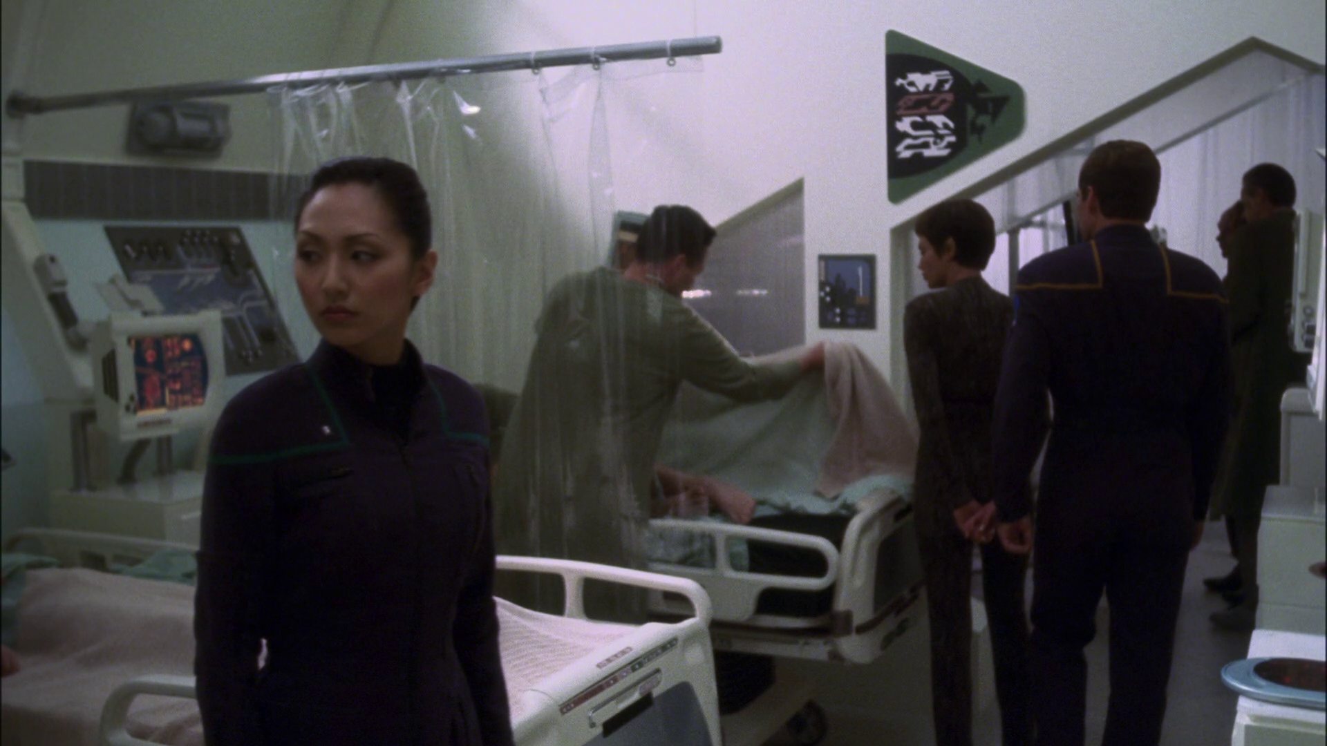 extant_StarTrek_ENT_1x13-DearDoctor_1460.jpg