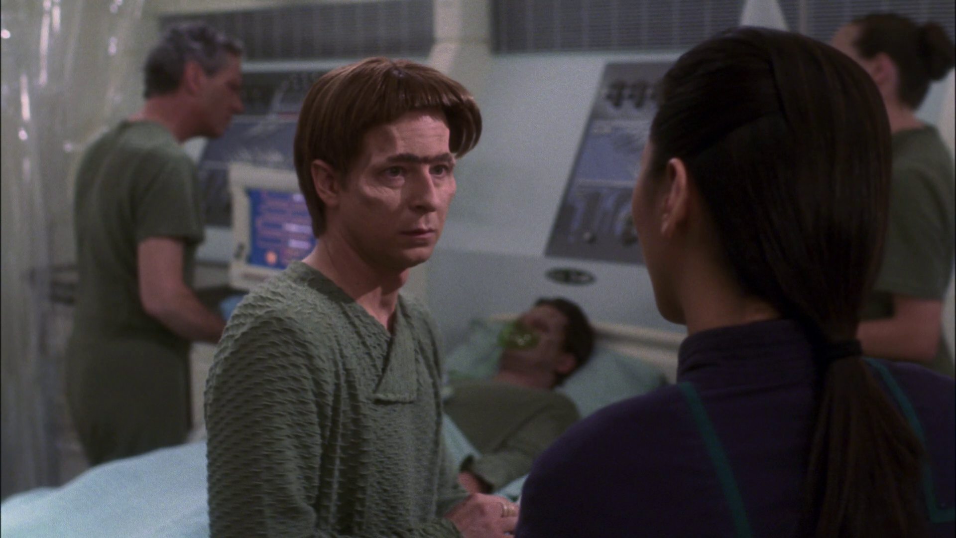 extant_StarTrek_ENT_1x13-DearDoctor_1468.jpg