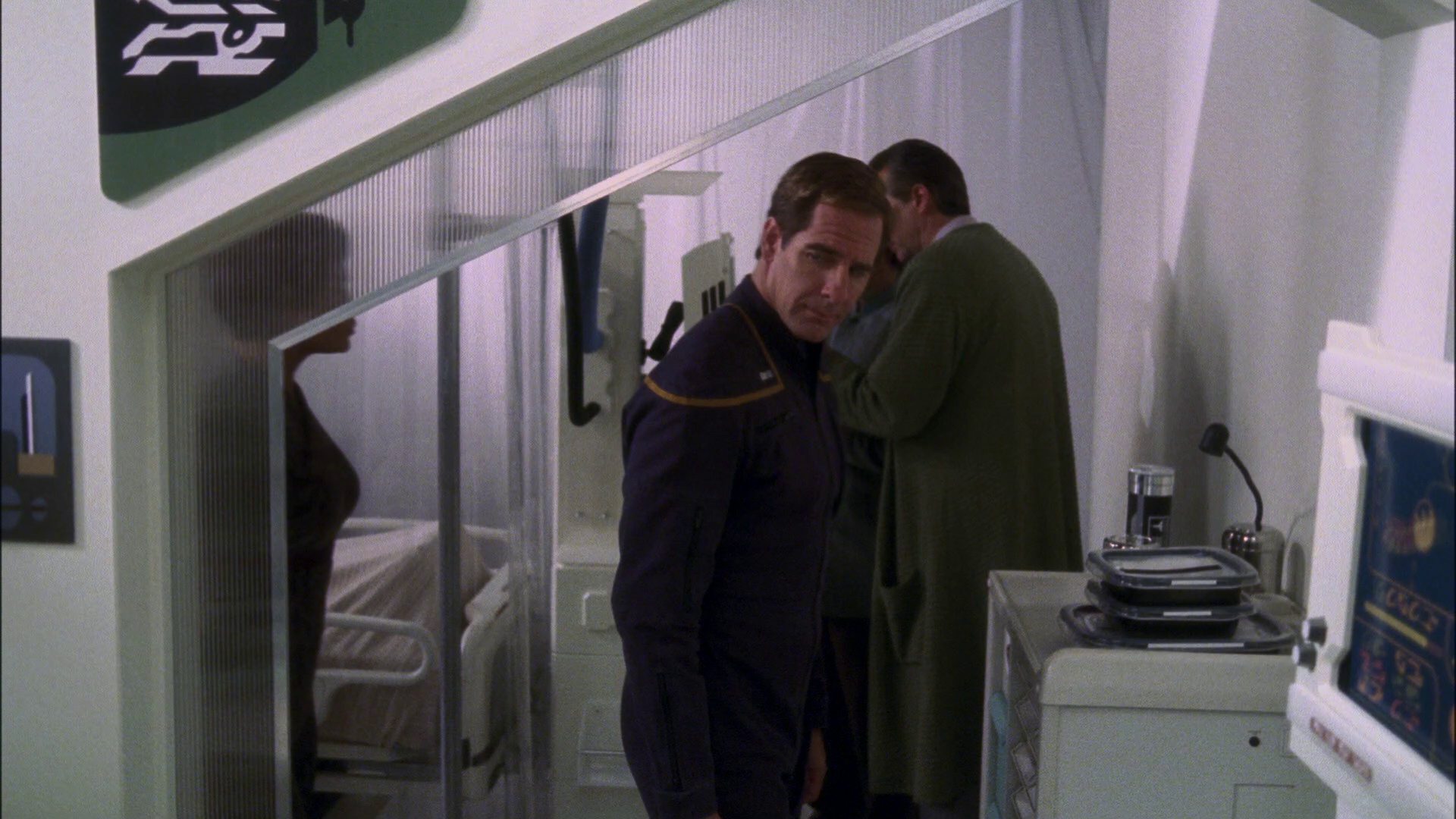 extant_StarTrek_ENT_1x13-DearDoctor_1481.jpg
