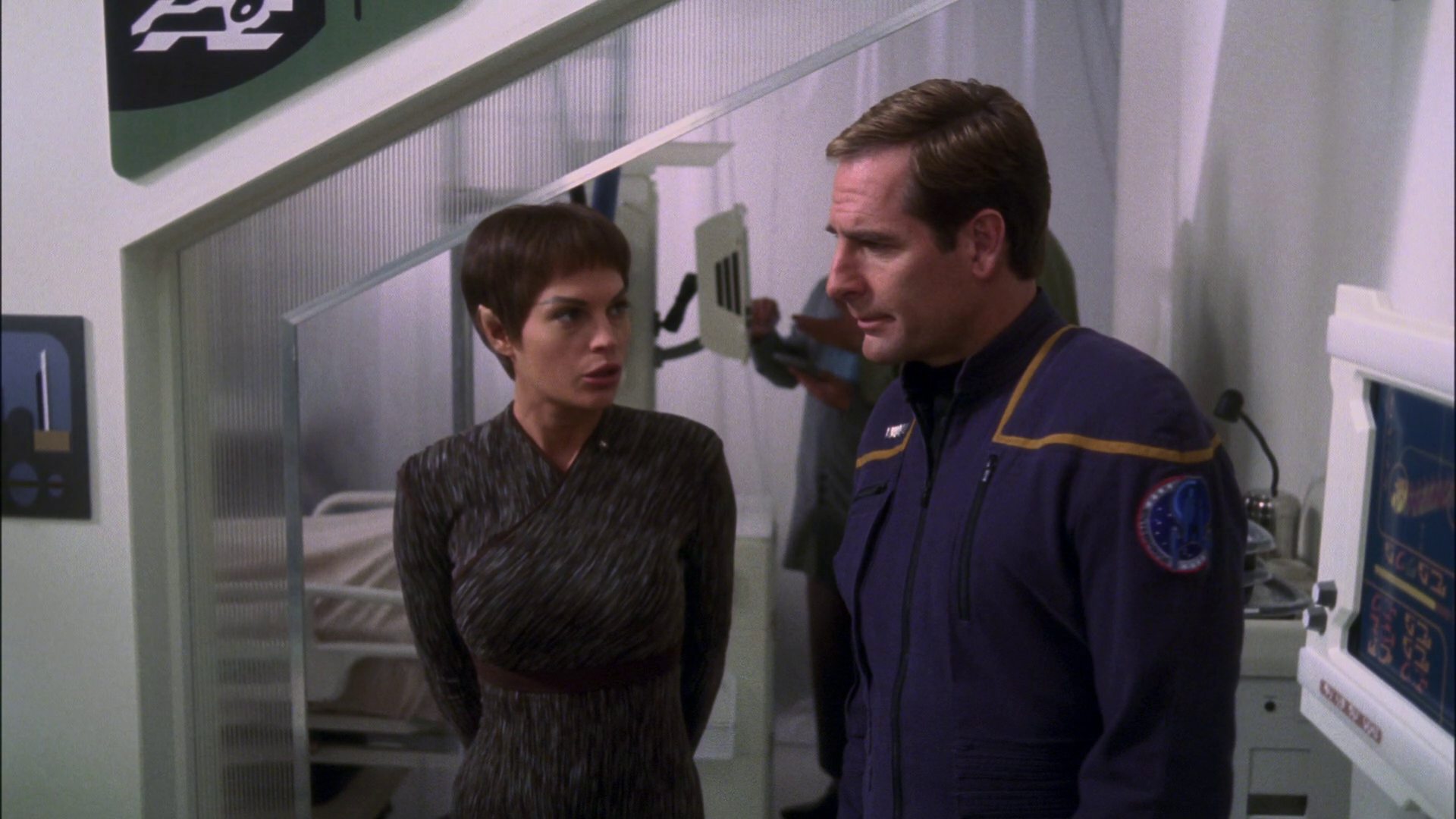 extant_StarTrek_ENT_1x13-DearDoctor_1486.jpg