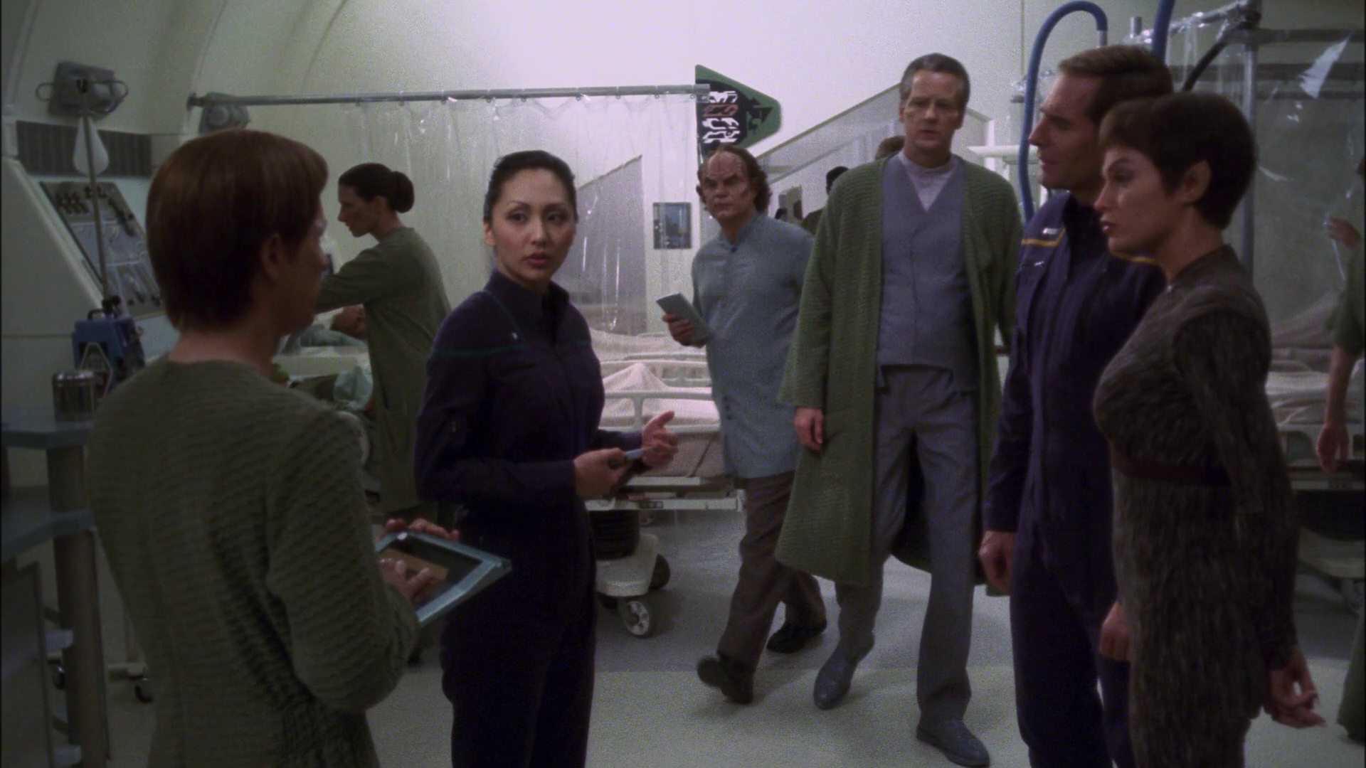 extant_StarTrek_ENT_1x13-DearDoctor_1526.jpg