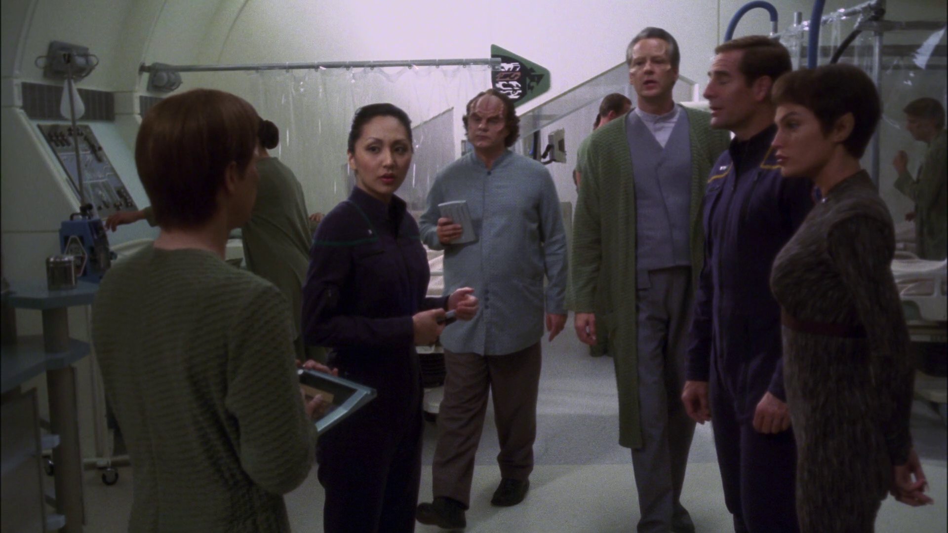 extant_StarTrek_ENT_1x13-DearDoctor_1527.jpg