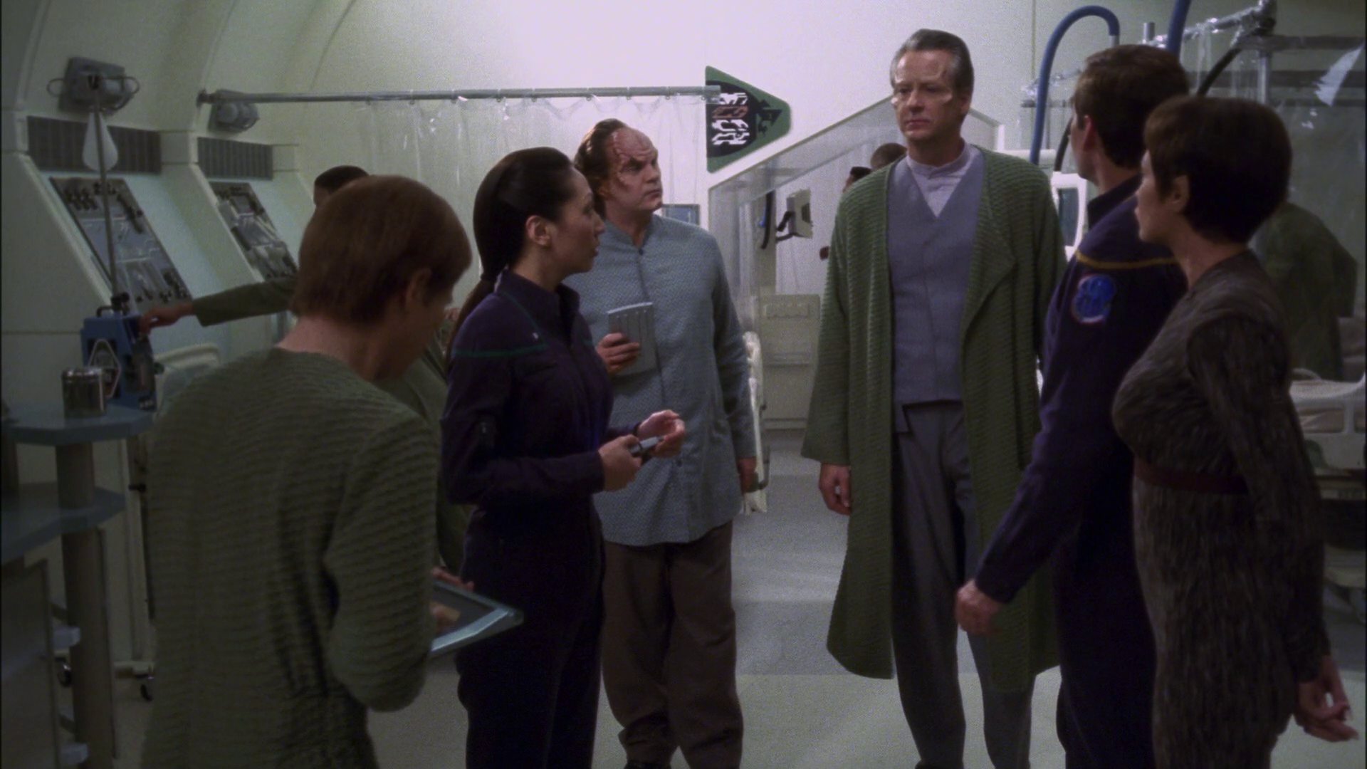 extant_StarTrek_ENT_1x13-DearDoctor_1528.jpg