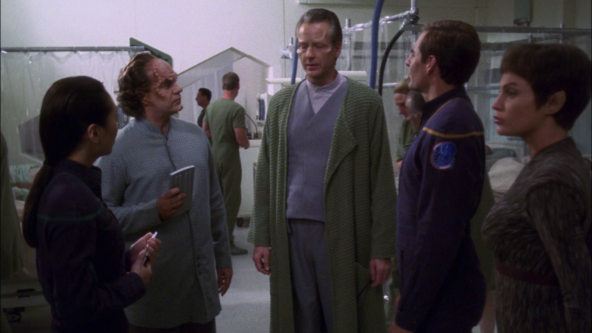 extant_StarTrek_ENT_1x13-DearDoctor_1535.jpg