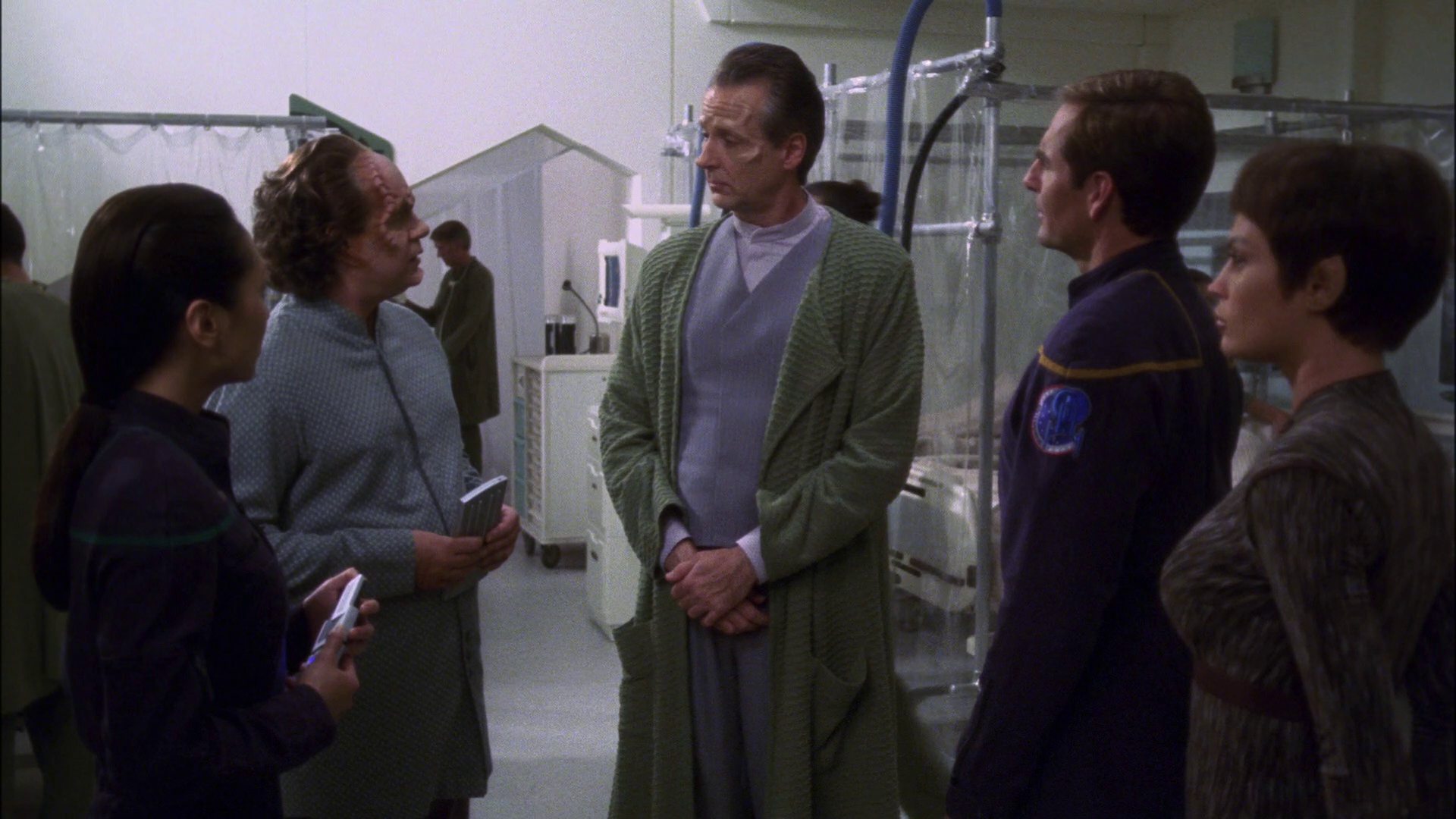 extant_StarTrek_ENT_1x13-DearDoctor_1597.jpg