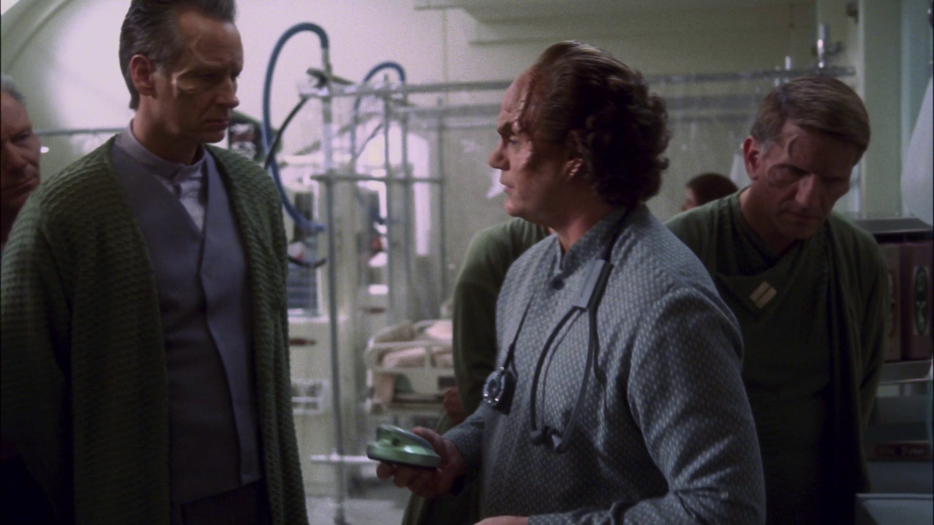 extant_StarTrek_ENT_1x13-DearDoctor_1618.jpg