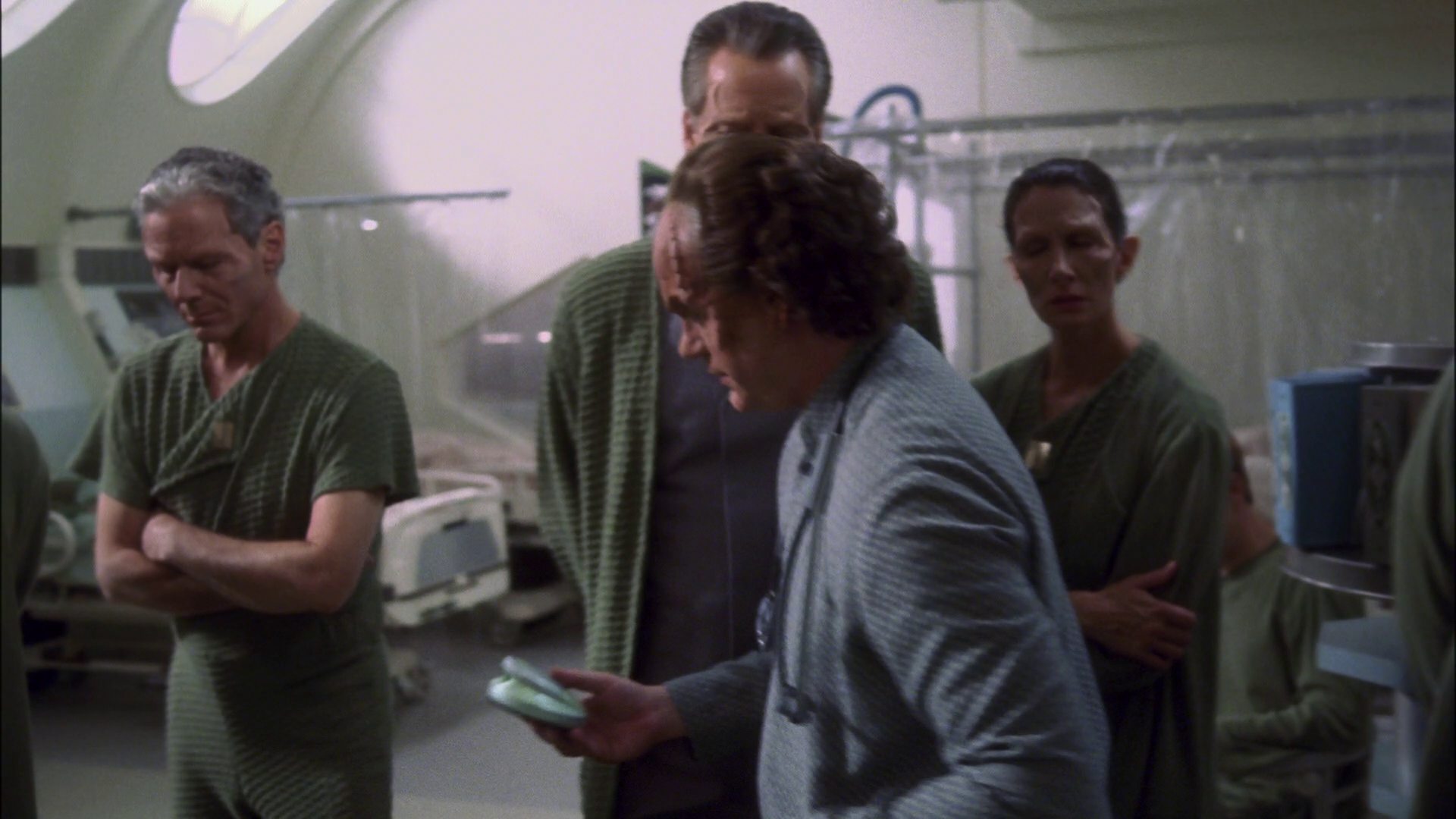 extant_StarTrek_ENT_1x13-DearDoctor_1620.jpg