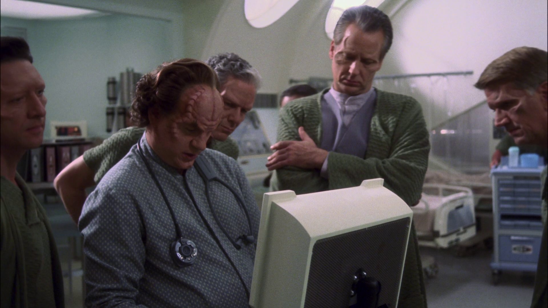 extant_StarTrek_ENT_1x13-DearDoctor_1626.jpg
