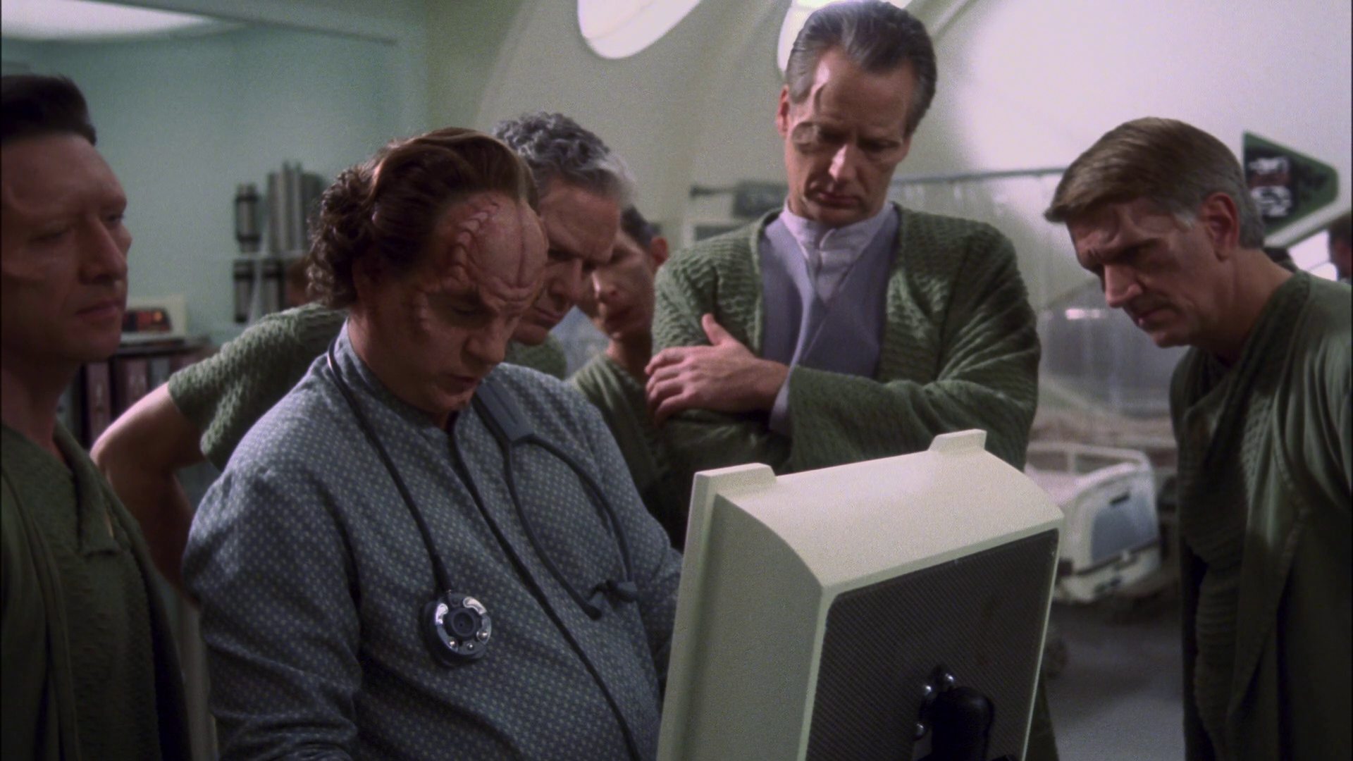 extant_StarTrek_ENT_1x13-DearDoctor_1627.jpg