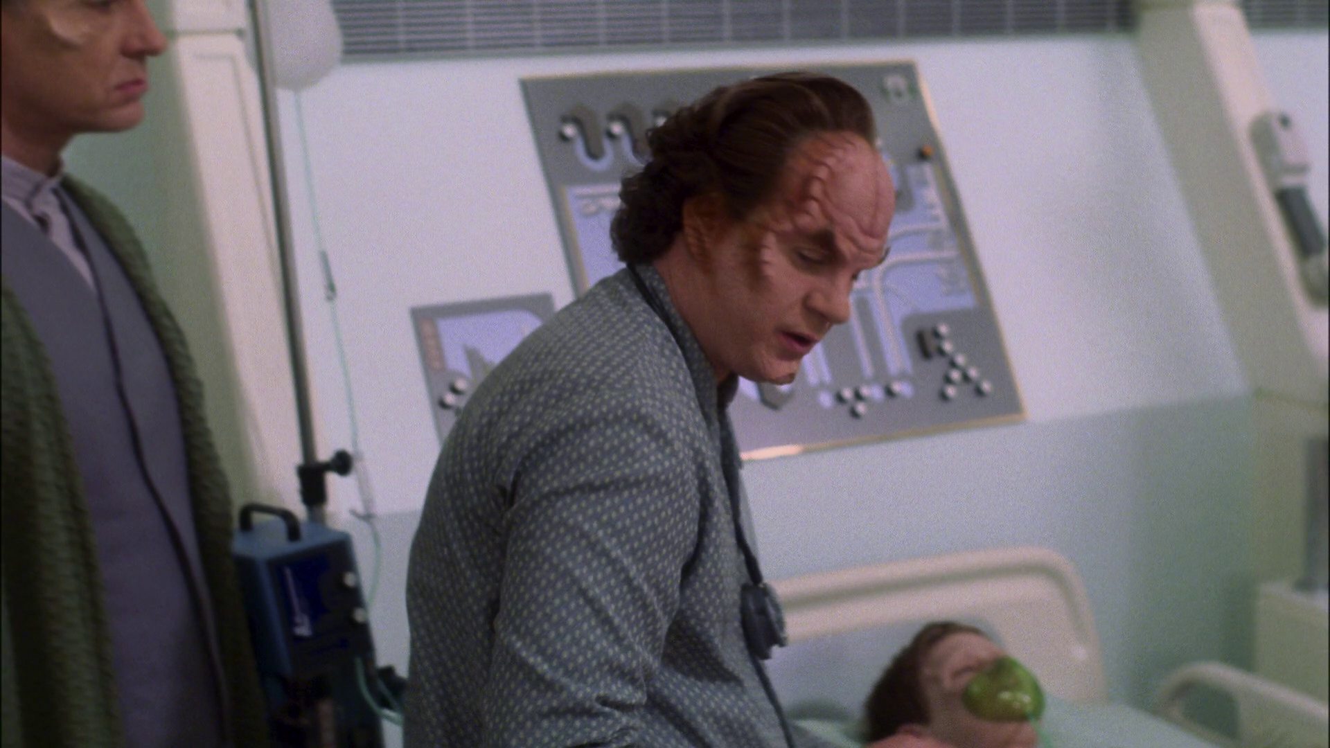 extant_StarTrek_ENT_1x13-DearDoctor_1636.jpg
