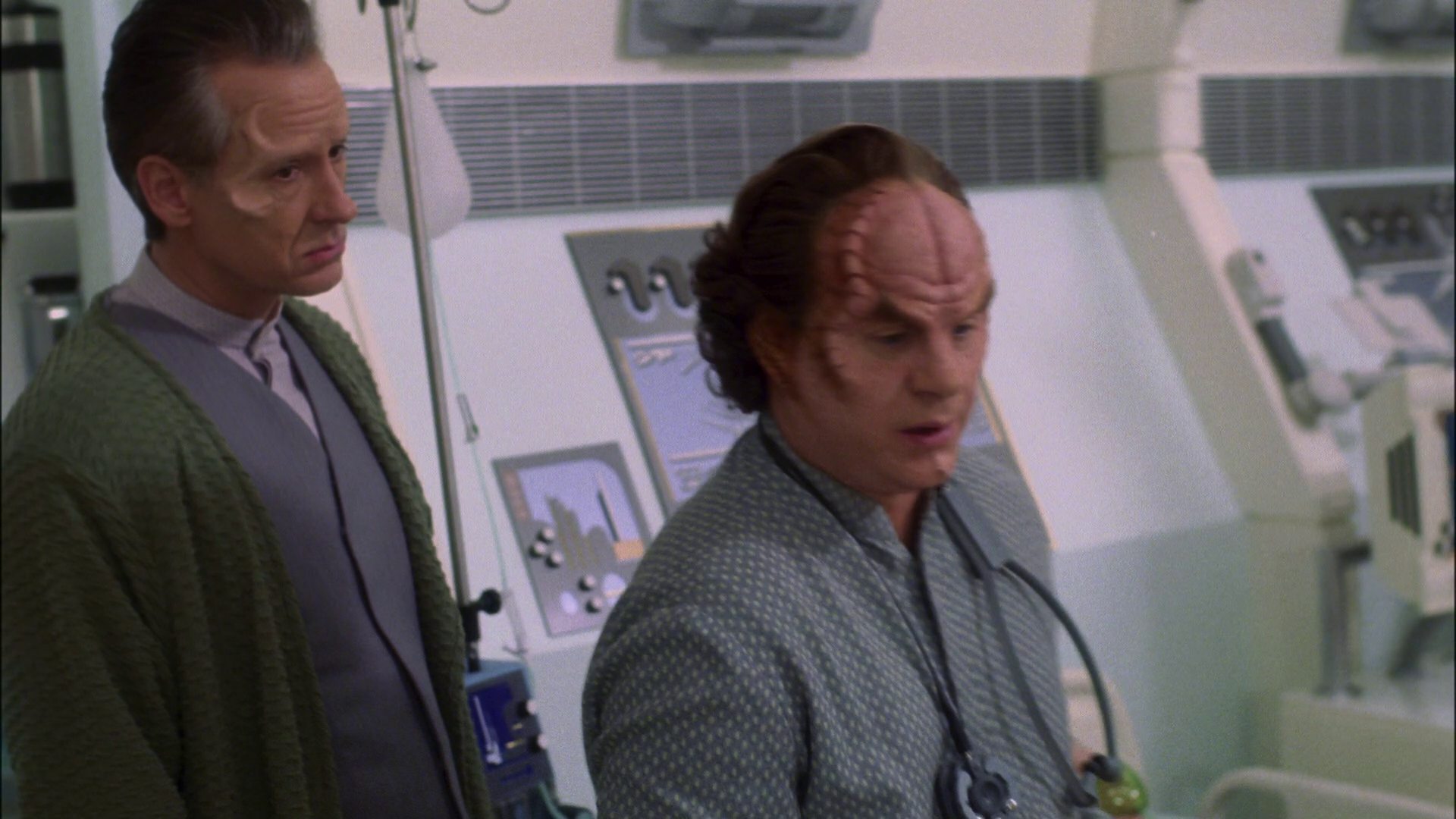 extant_StarTrek_ENT_1x13-DearDoctor_1638.jpg