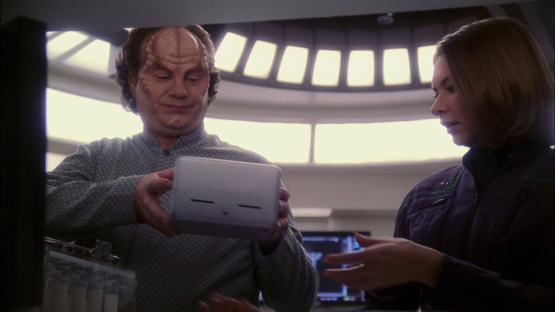 extant_StarTrek_ENT_1x13-DearDoctor_1645.jpg