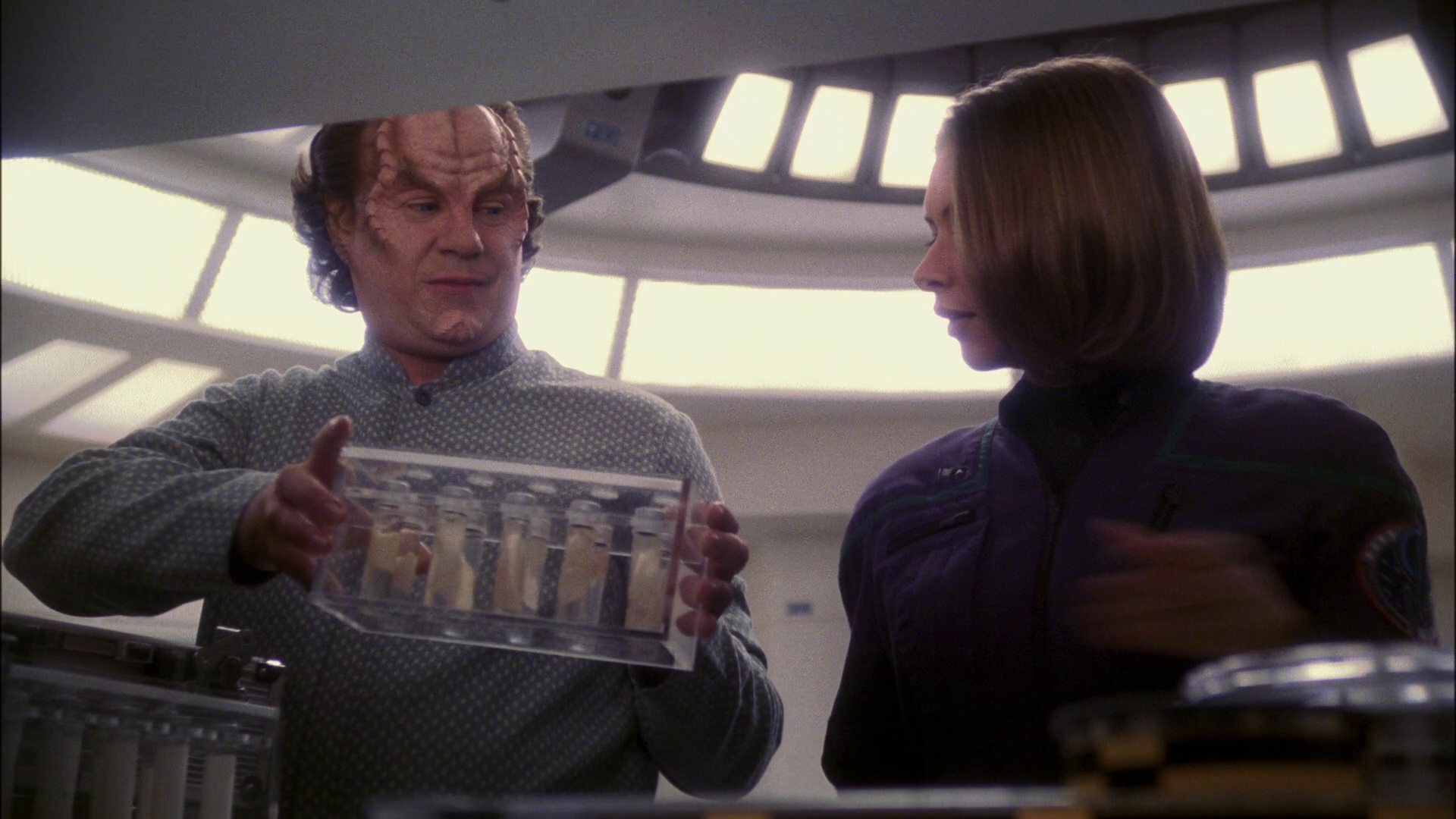 extant_StarTrek_ENT_1x13-DearDoctor_1663.jpg