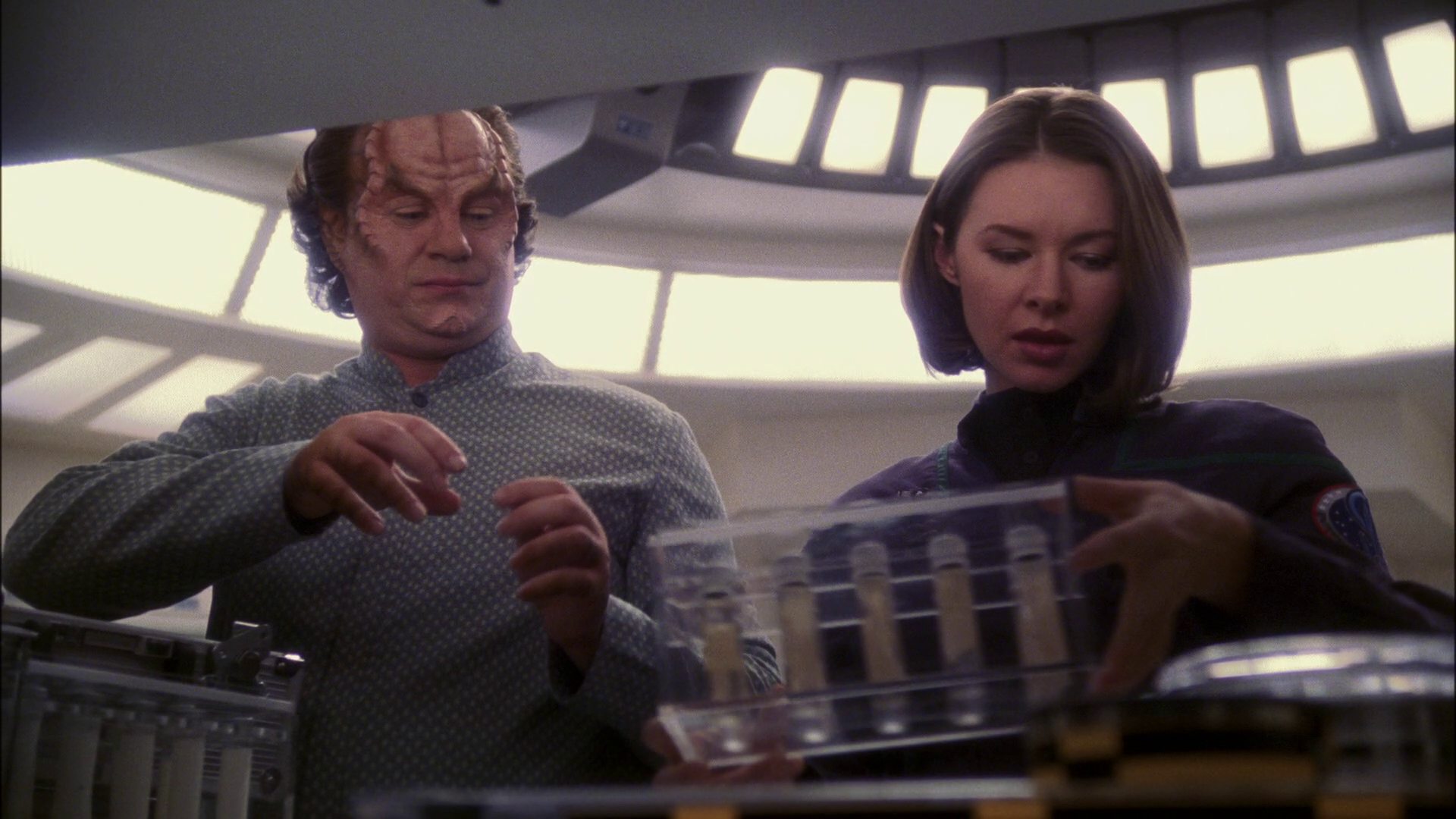 extant_StarTrek_ENT_1x13-DearDoctor_1665.jpg