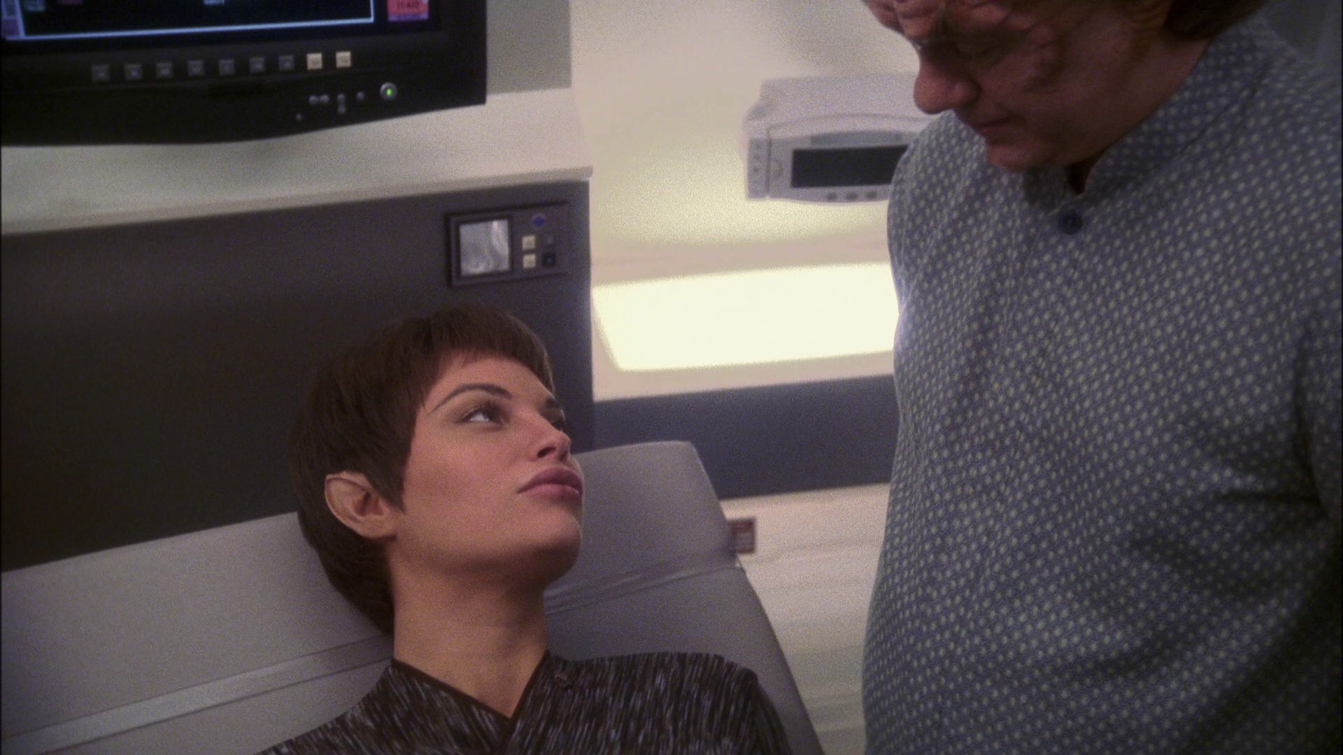 extant_StarTrek_ENT_1x13-DearDoctor_1681.jpg