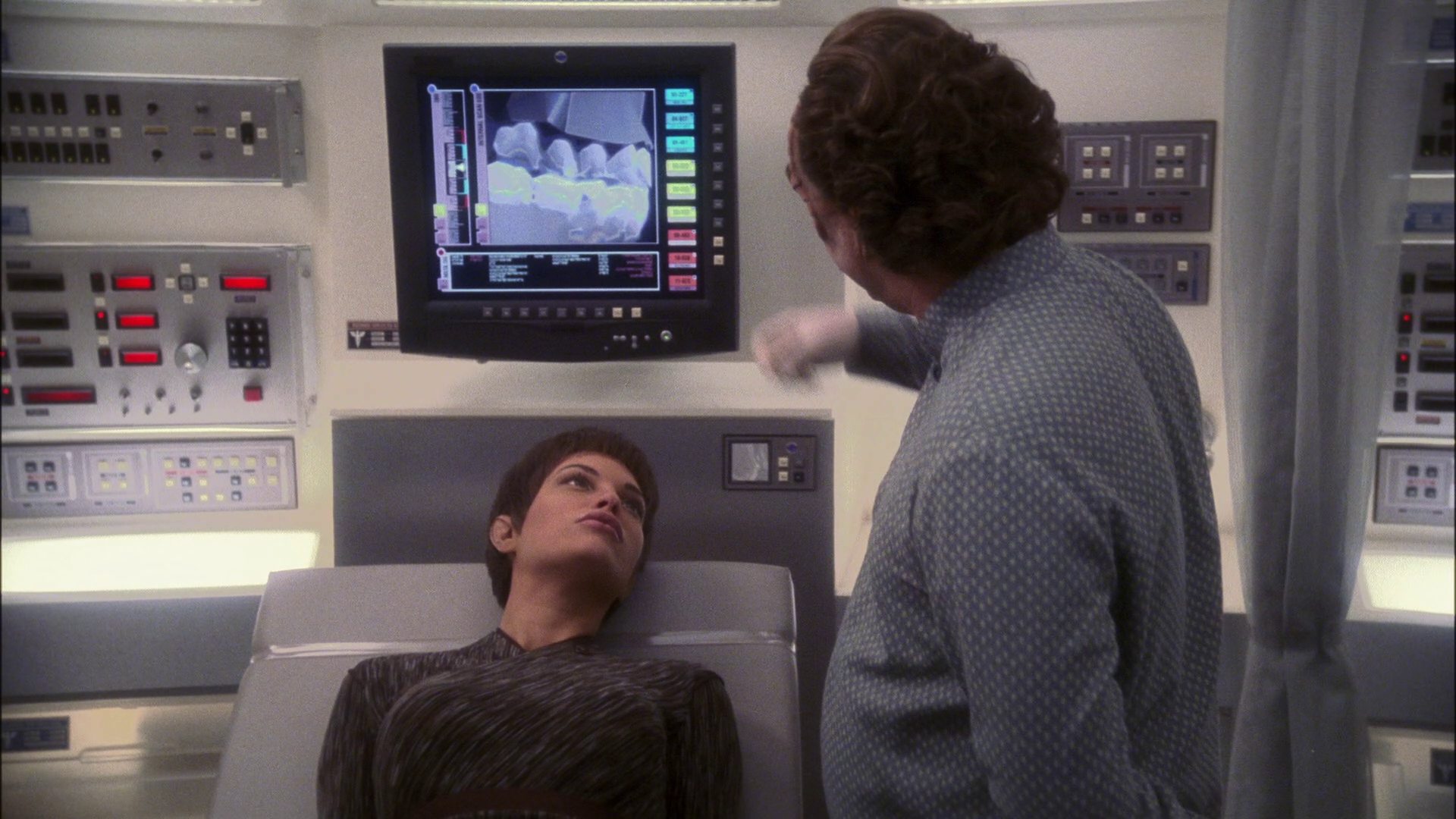 extant_StarTrek_ENT_1x13-DearDoctor_1693.jpg