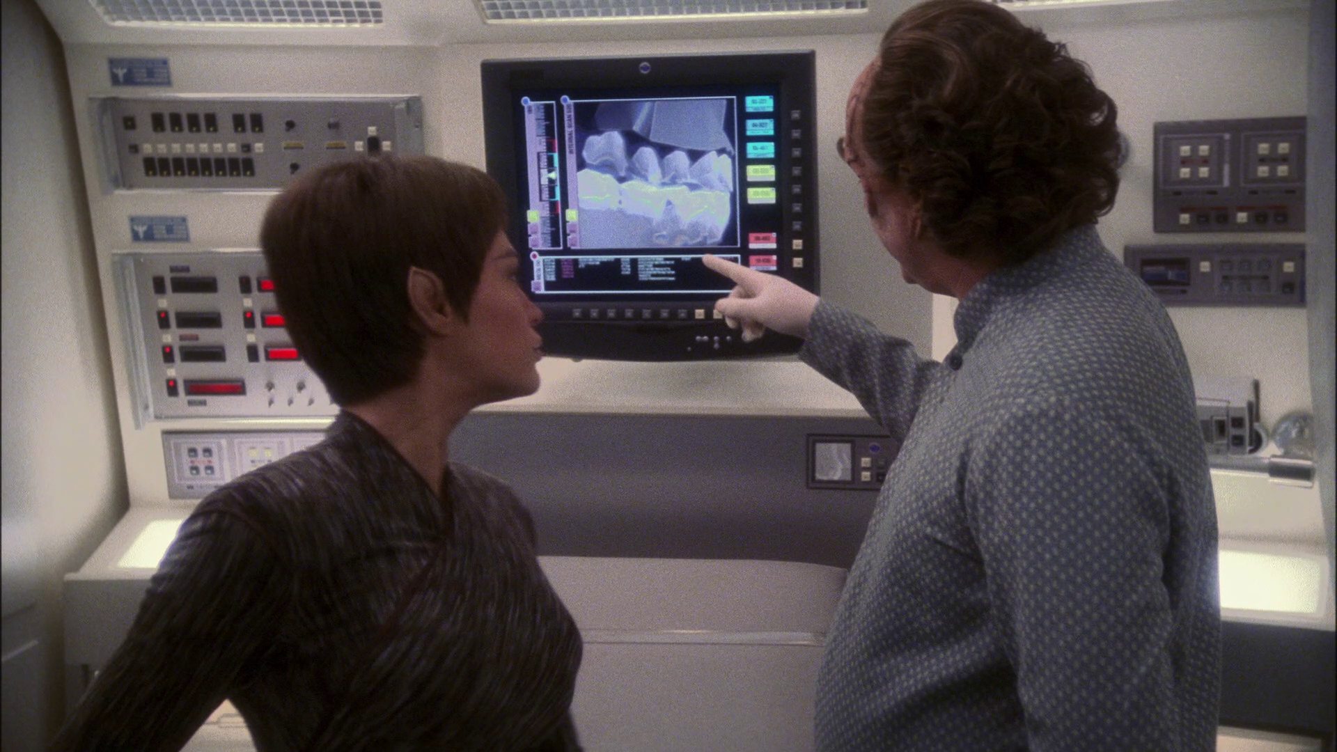extant_StarTrek_ENT_1x13-DearDoctor_1696.jpg