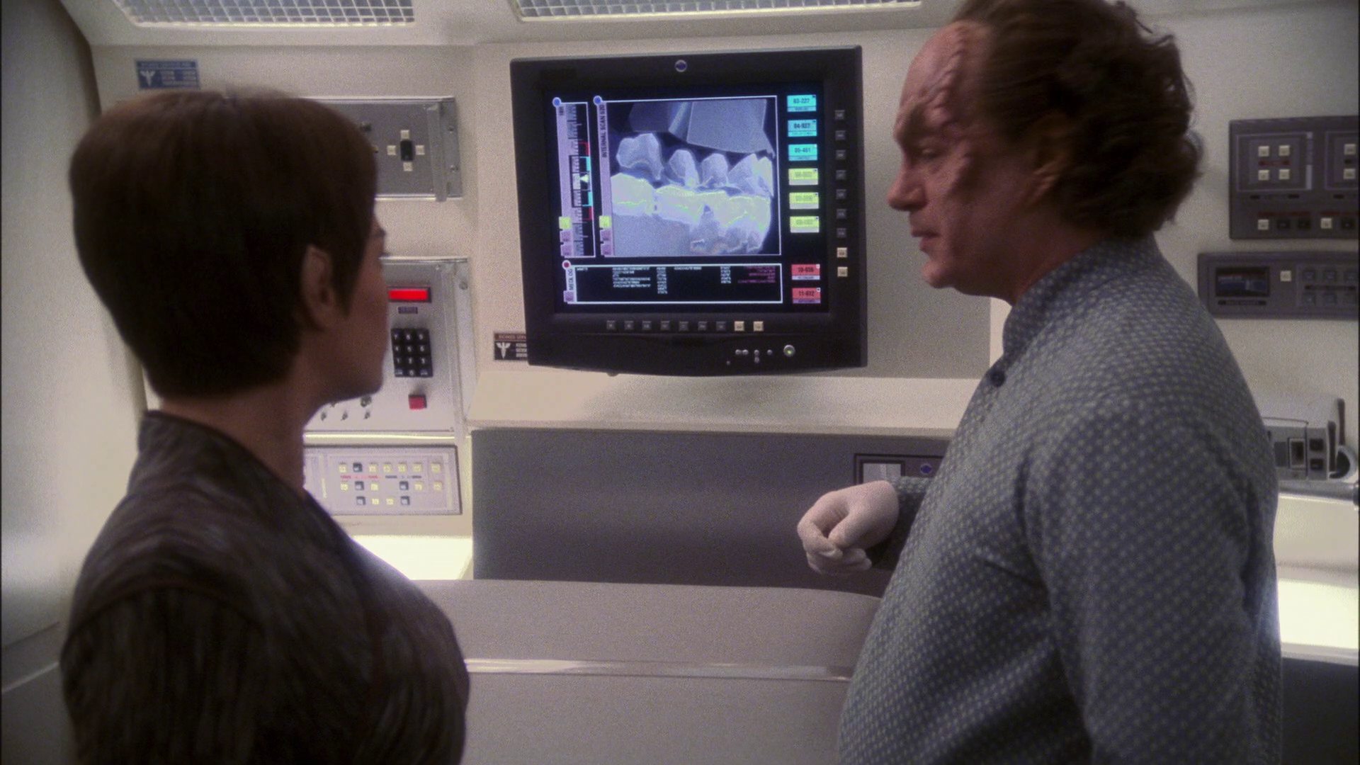 extant_StarTrek_ENT_1x13-DearDoctor_1699.jpg